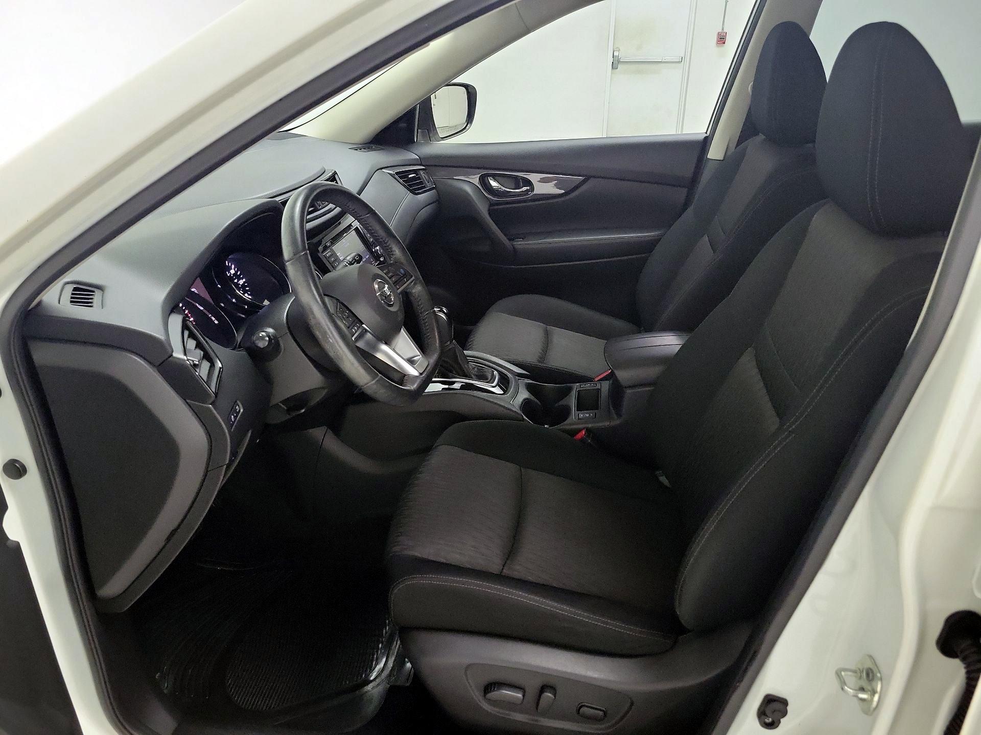 Thumbnail: 2019 Nissan Rogue - 11