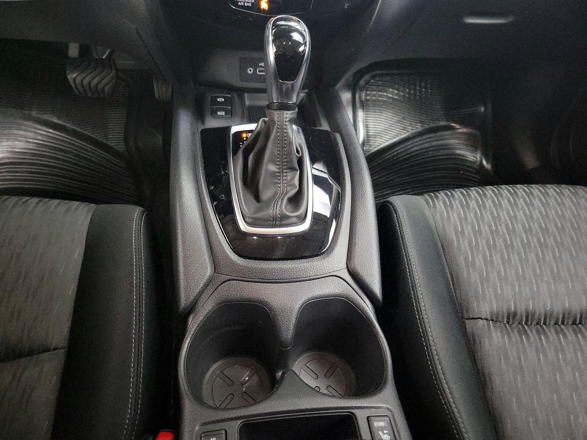 Thumbnail: 2019 Nissan Rogue - 17