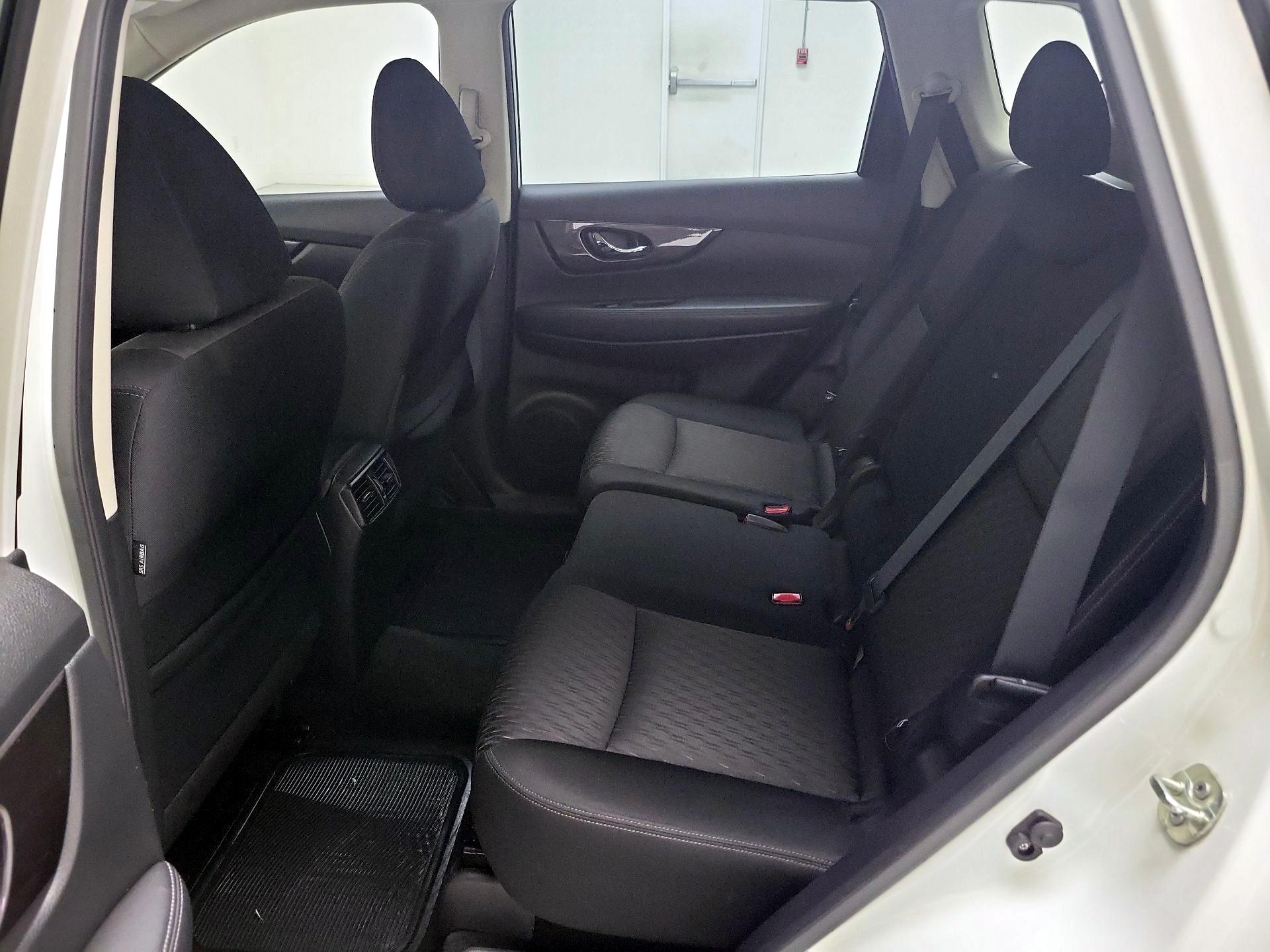 Thumbnail: 2019 Nissan Rogue - 19