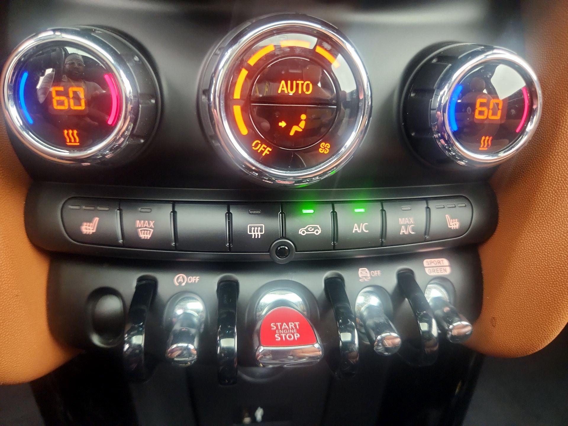 Thumbnail: 2023 MINI Cooper Hardtop - 17