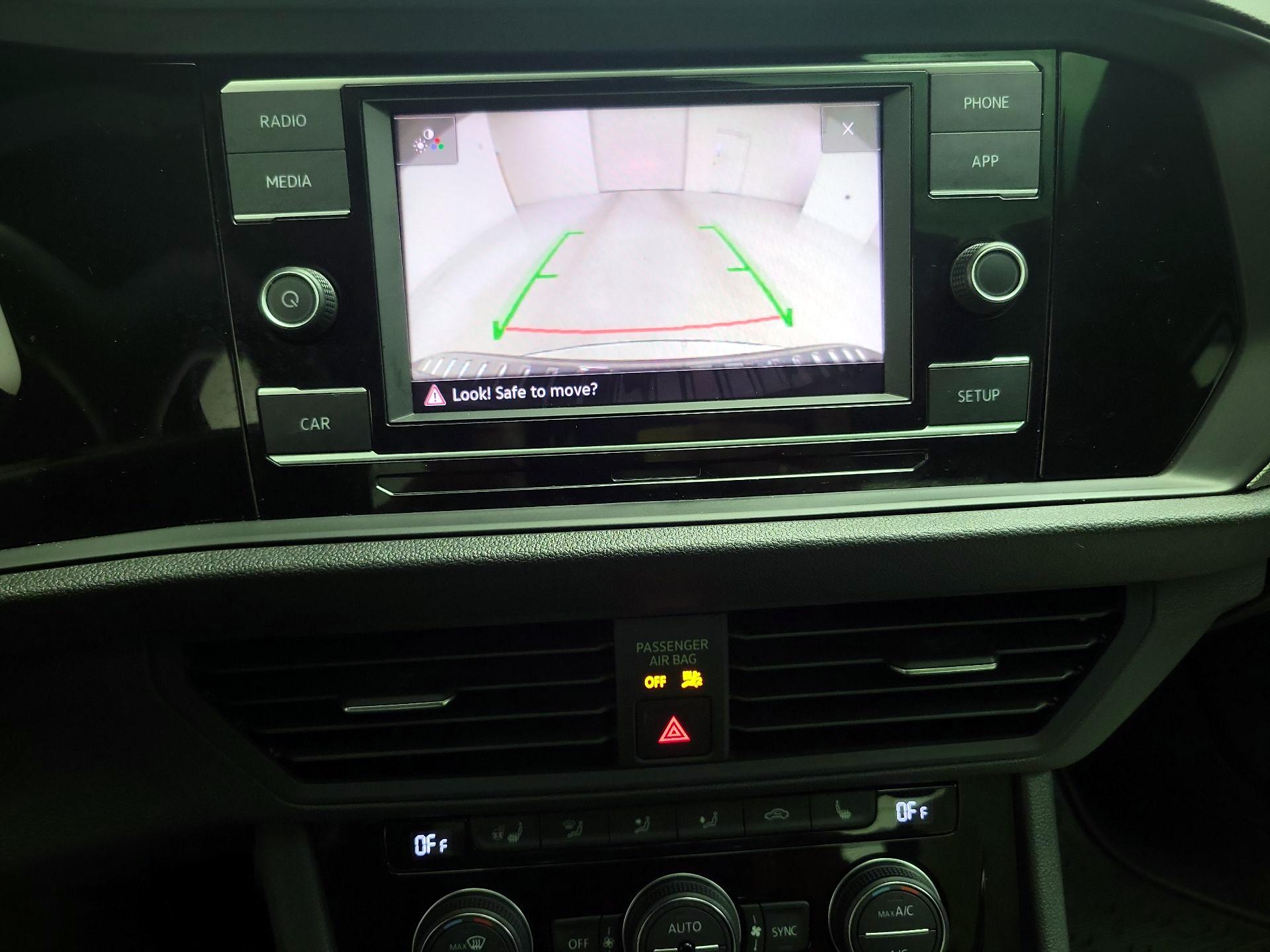 Thumbnail: 2019 Volkswagen Jetta - 14