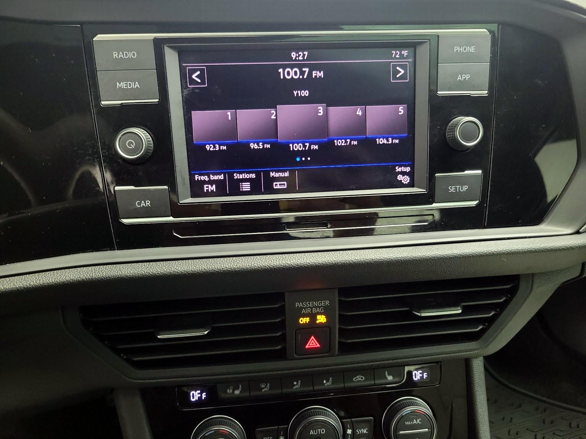 Thumbnail: 2019 Volkswagen Jetta - 15