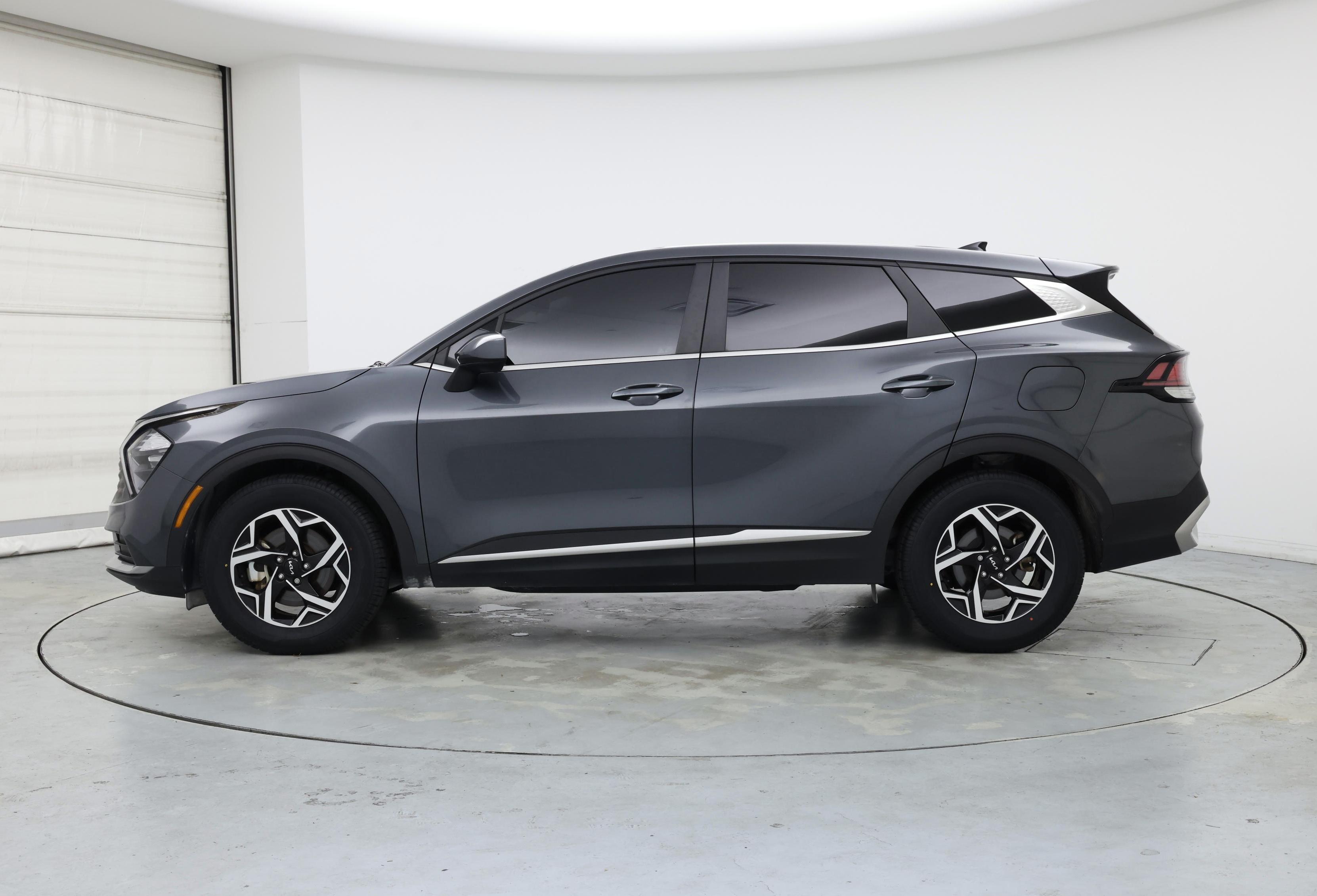 Thumbnail: 2023 Kia Sportage - 3