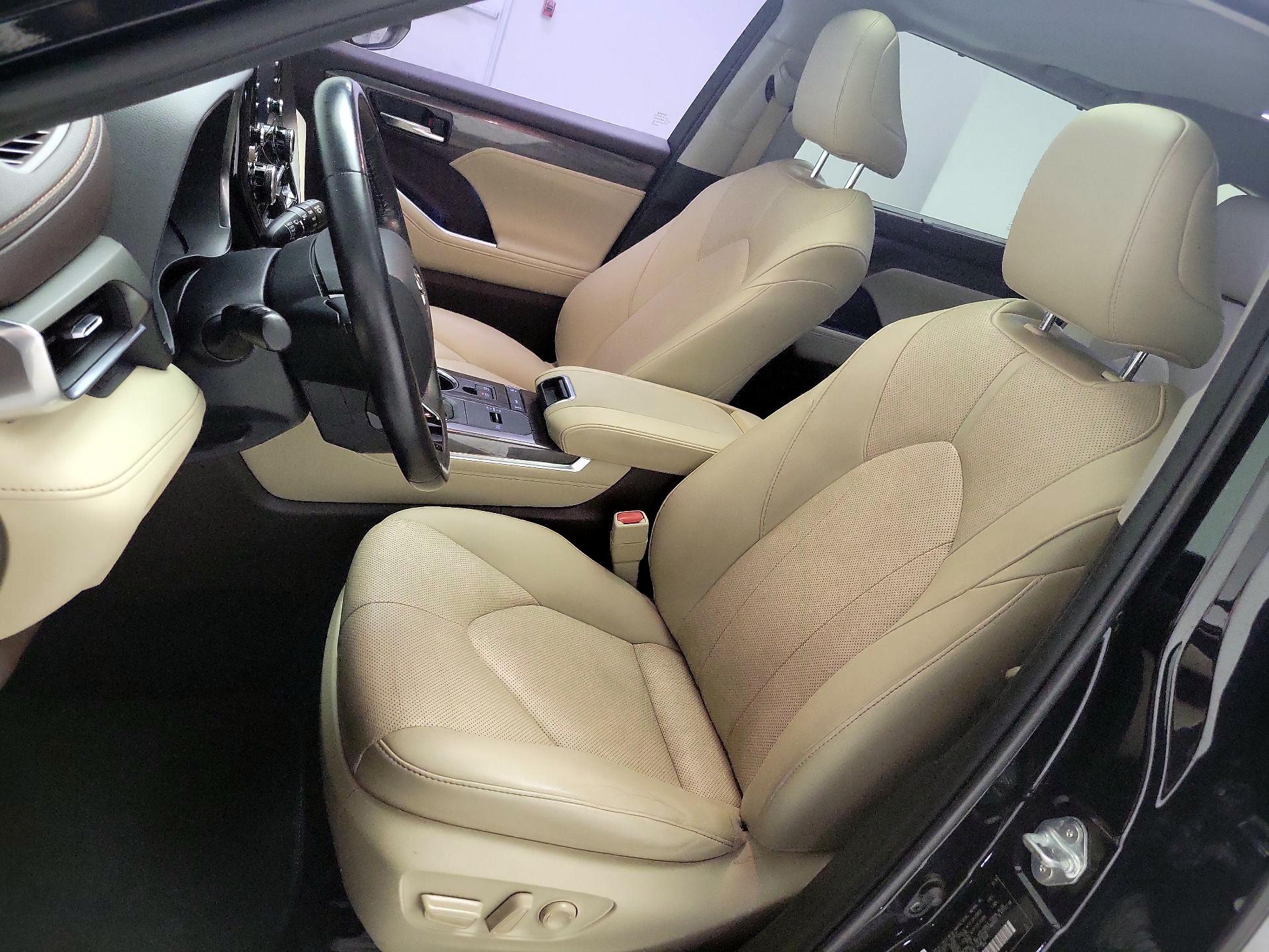 Thumbnail: 2020 Toyota Highlander - 11