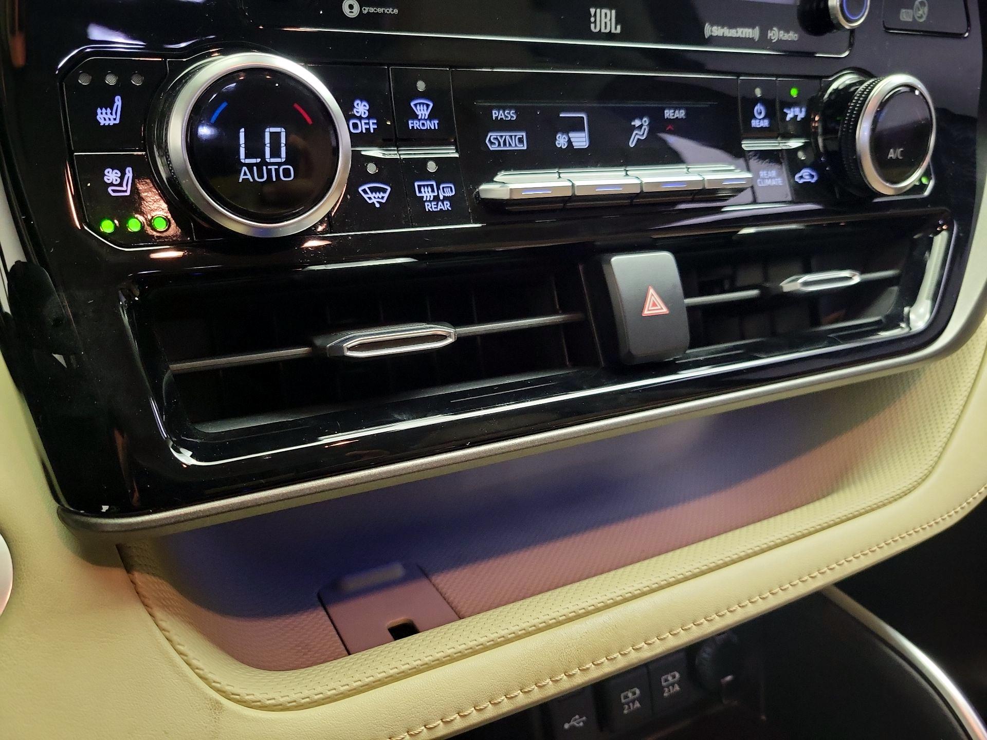 Thumbnail: 2020 Toyota Highlander - 17