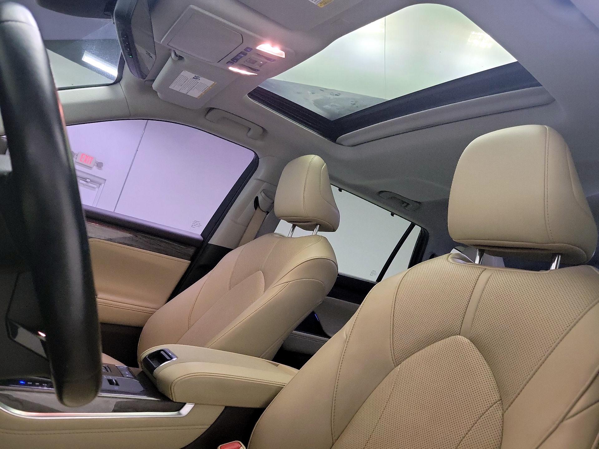 Thumbnail: 2020 Toyota Highlander - 20