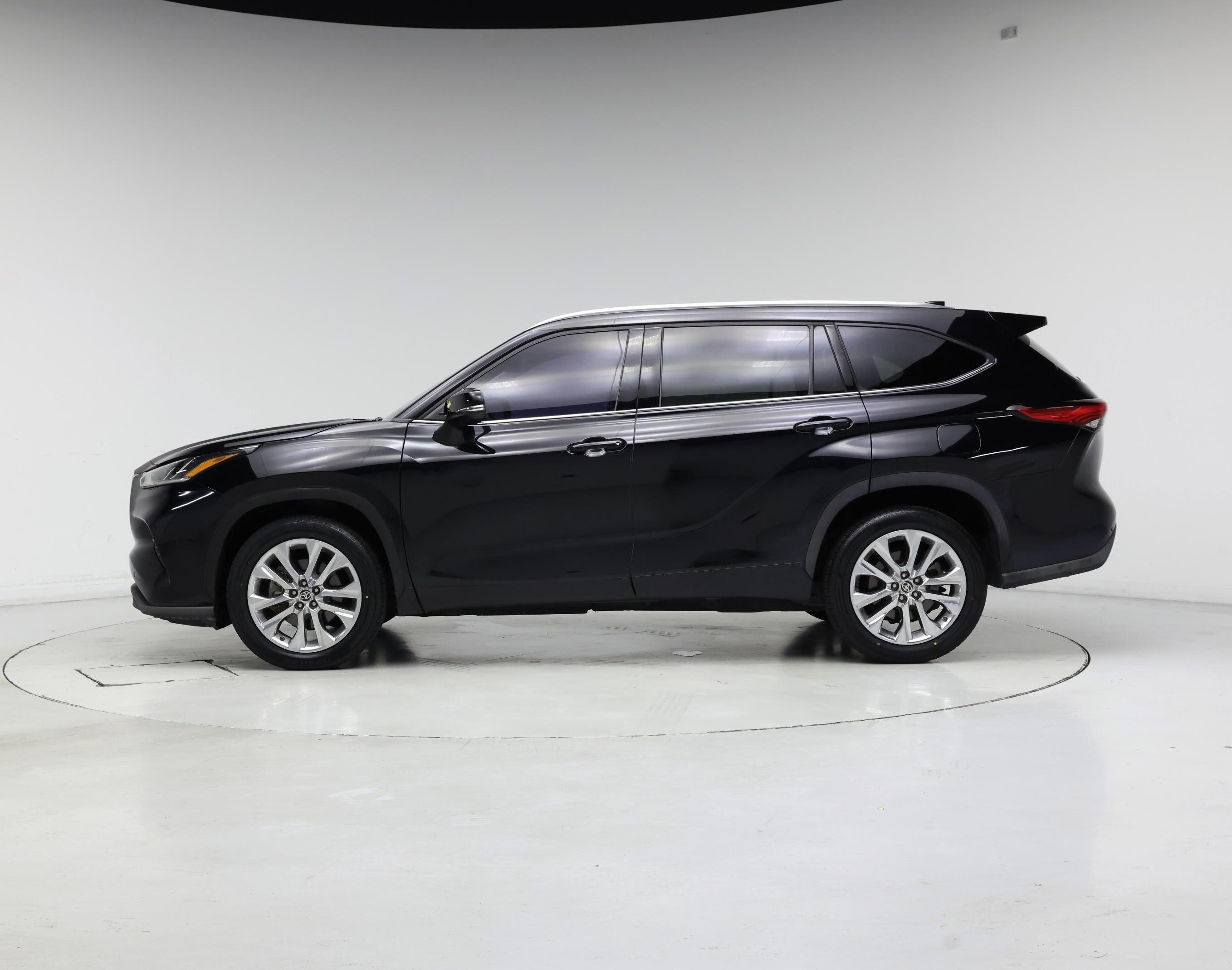 Thumbnail: 2020 Toyota Highlander - 3