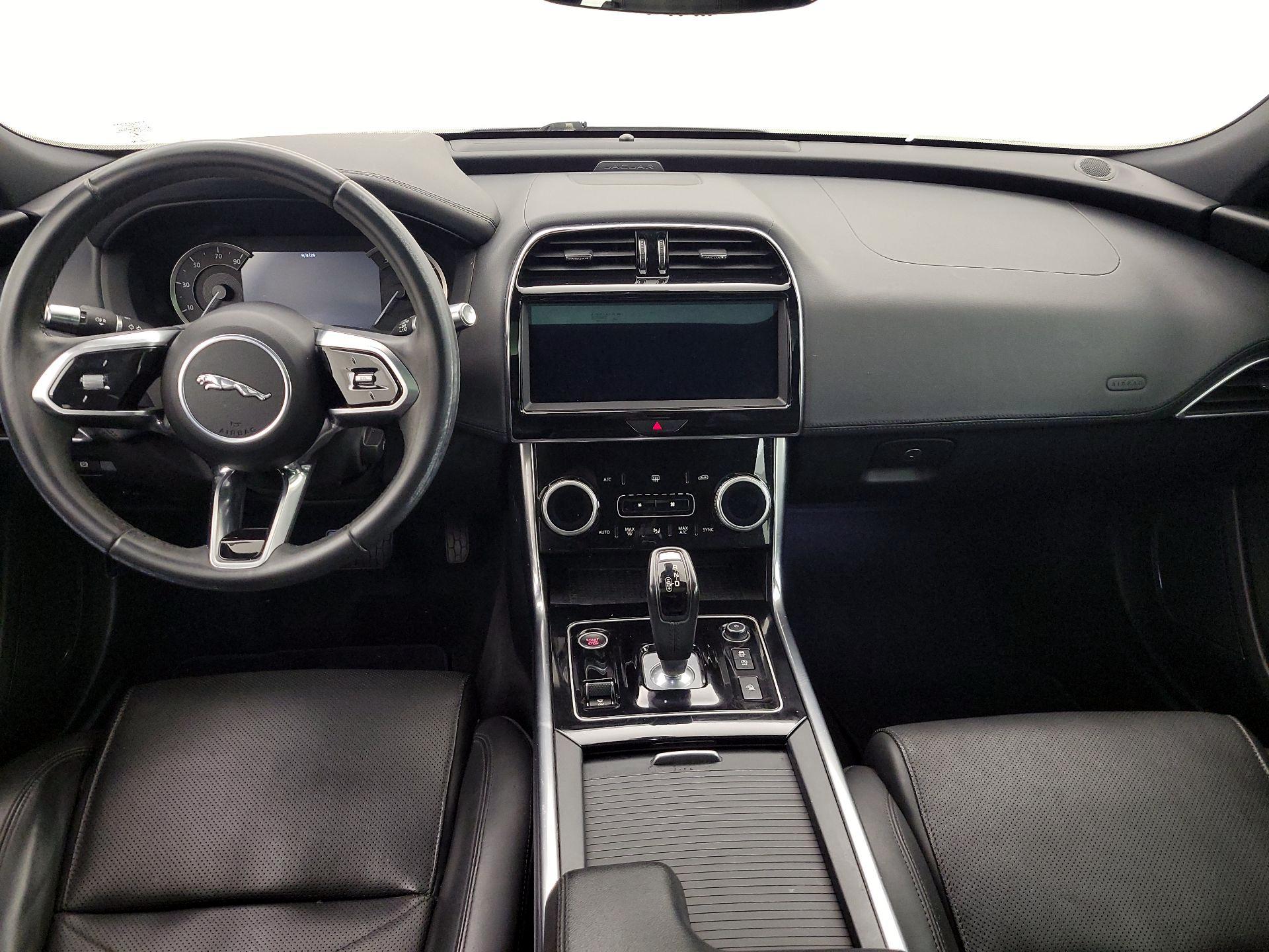 Thumbnail: 2020 Jaguar XE - 9