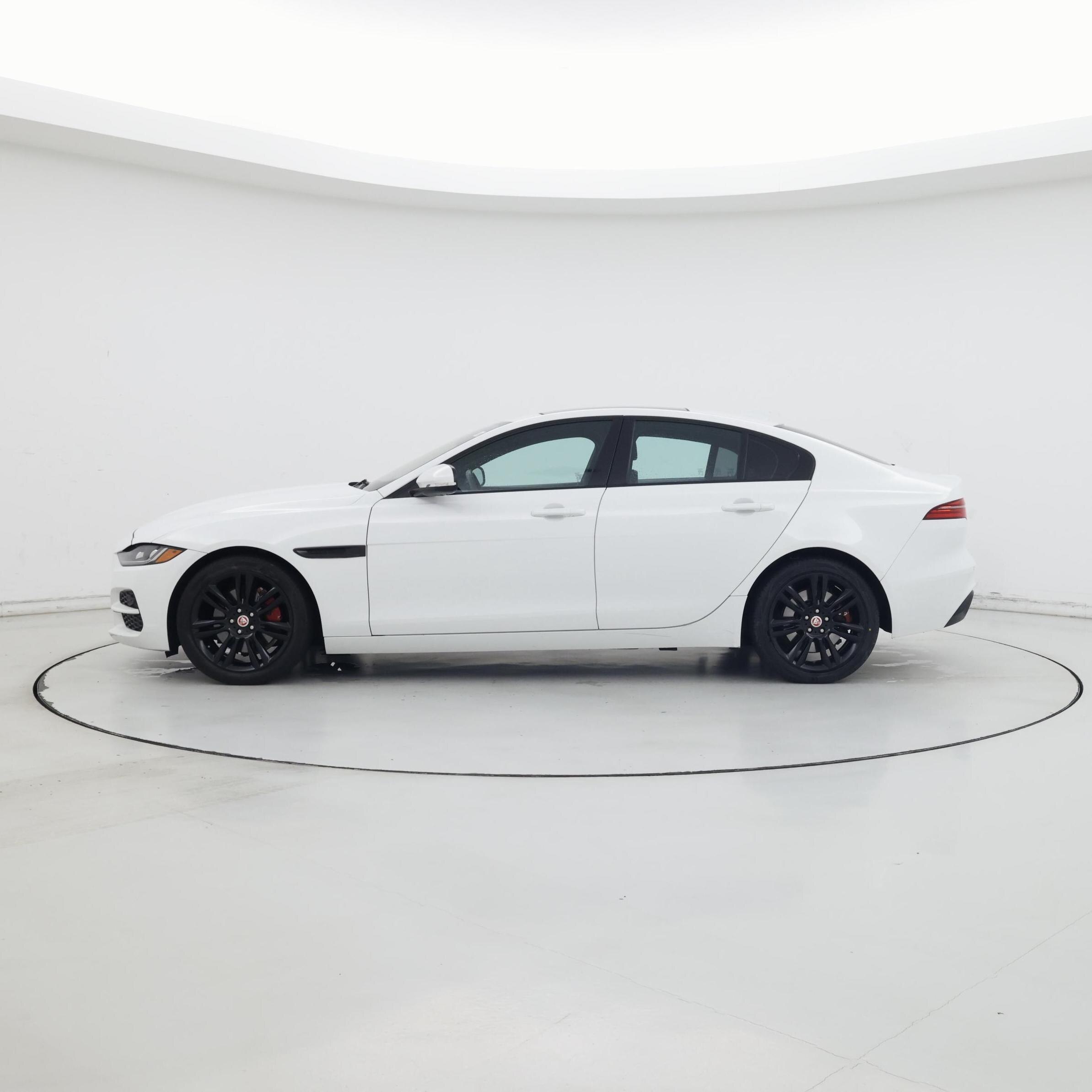 Thumbnail: 2020 Jaguar XE - 3