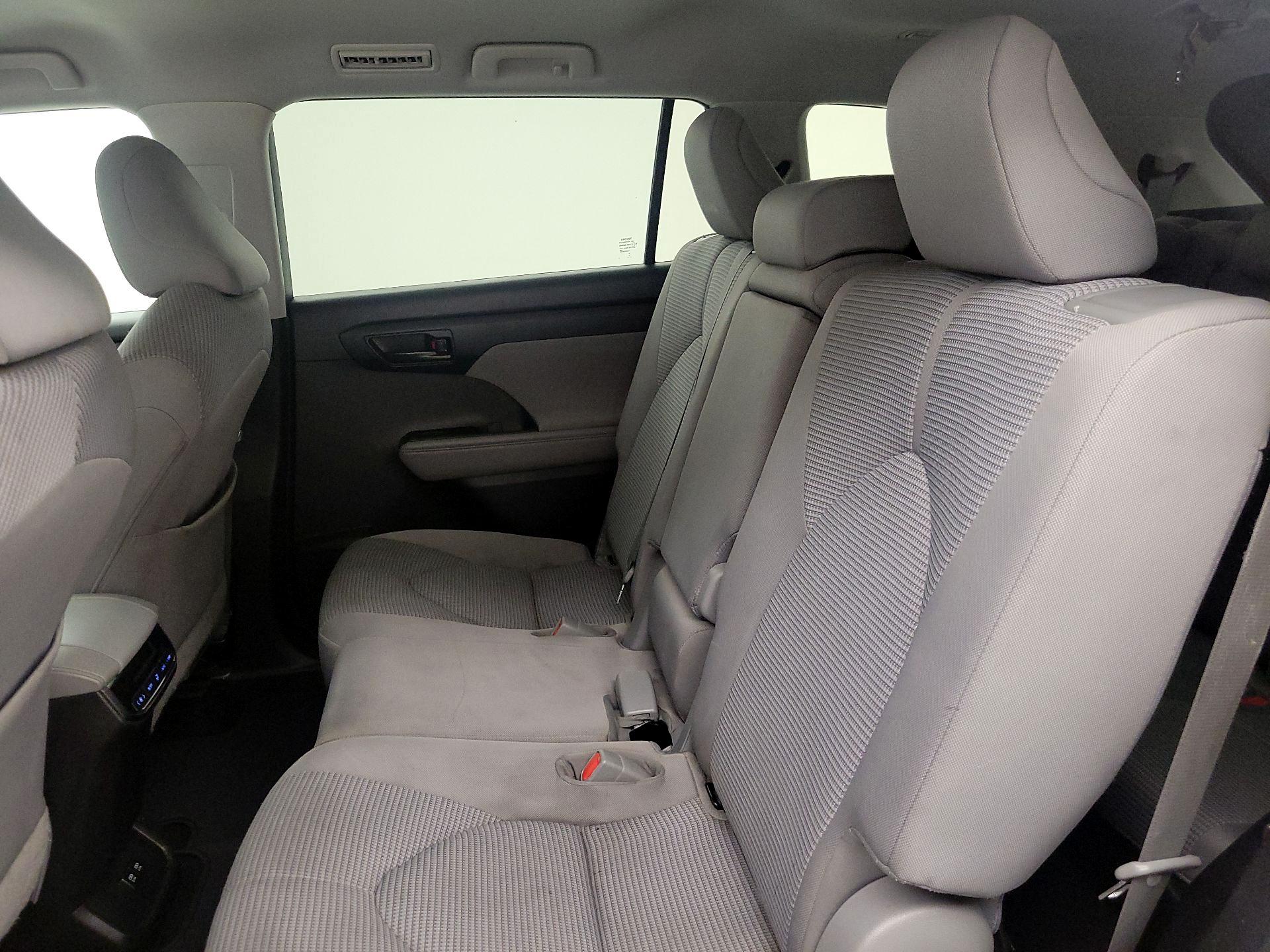 Thumbnail: 2021 Toyota Highlander - 19