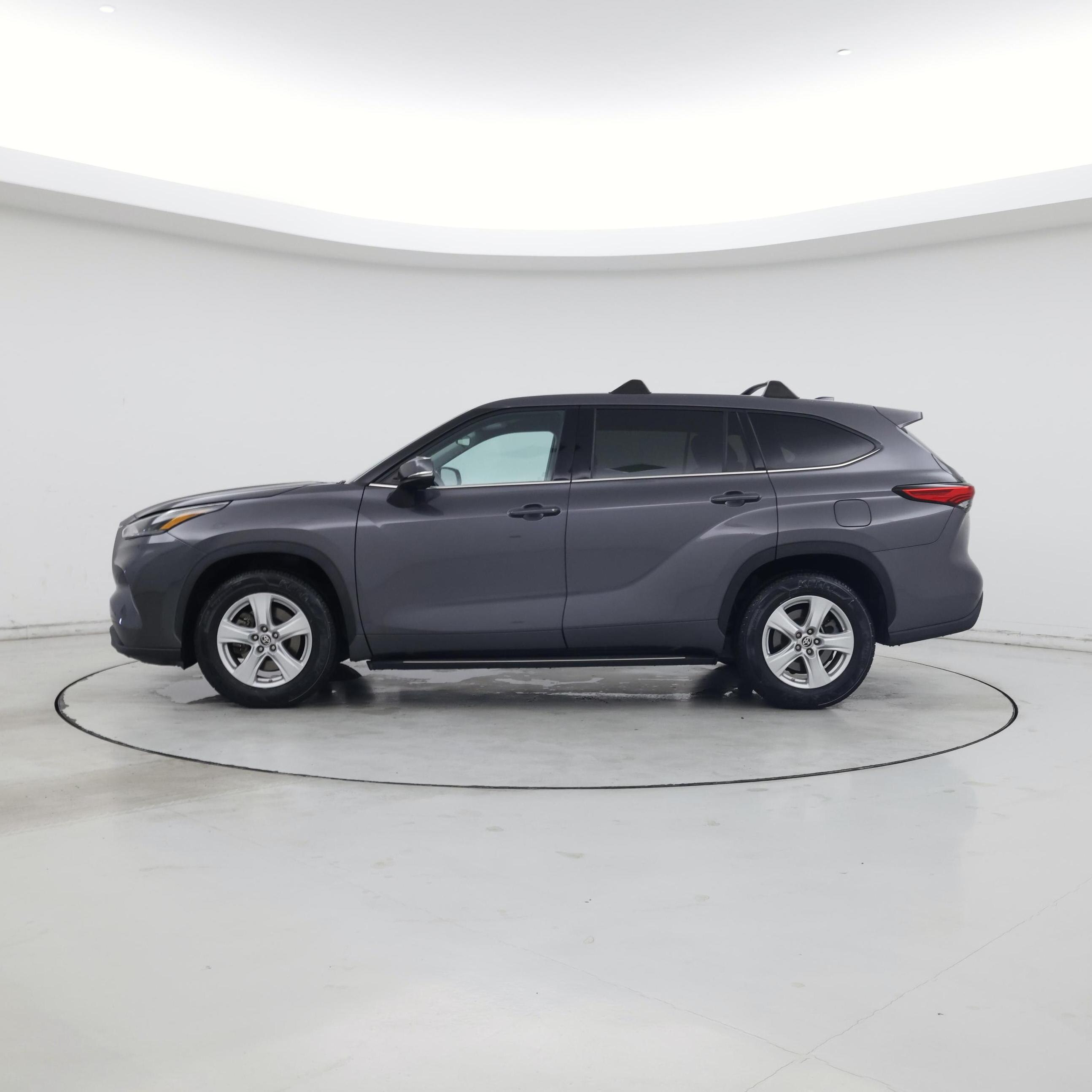 Thumbnail: 2021 Toyota Highlander - 3
