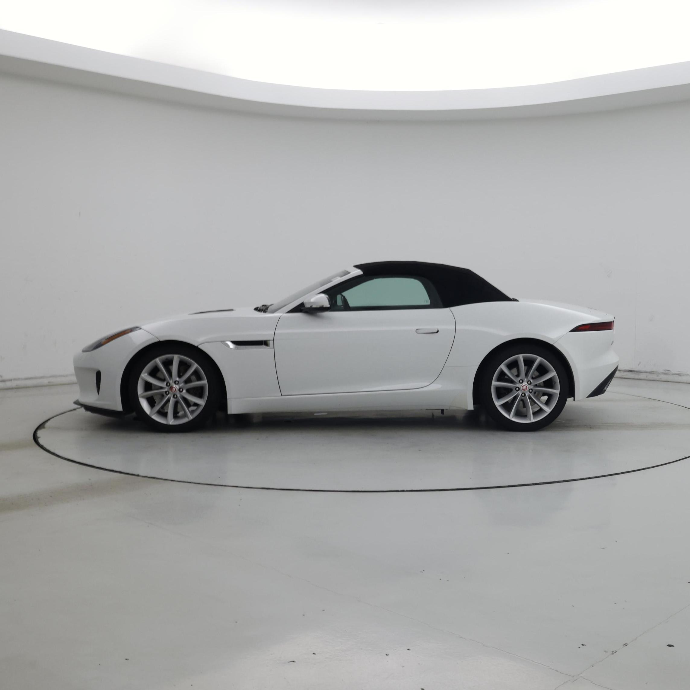 Thumbnail: 2019 Jaguar F-Type - 3
