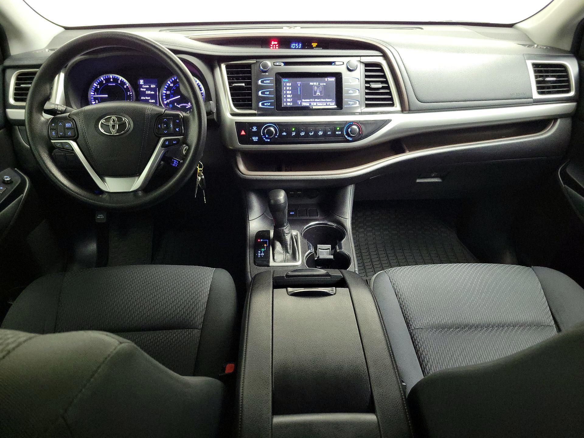 Thumbnail: 2019 Toyota Highlander - 9