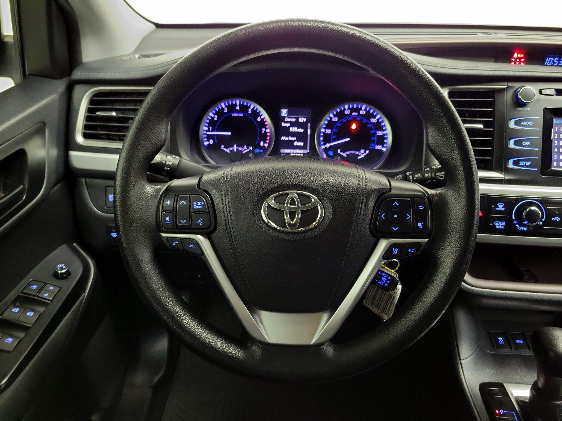 Thumbnail: 2019 Toyota Highlander - 10