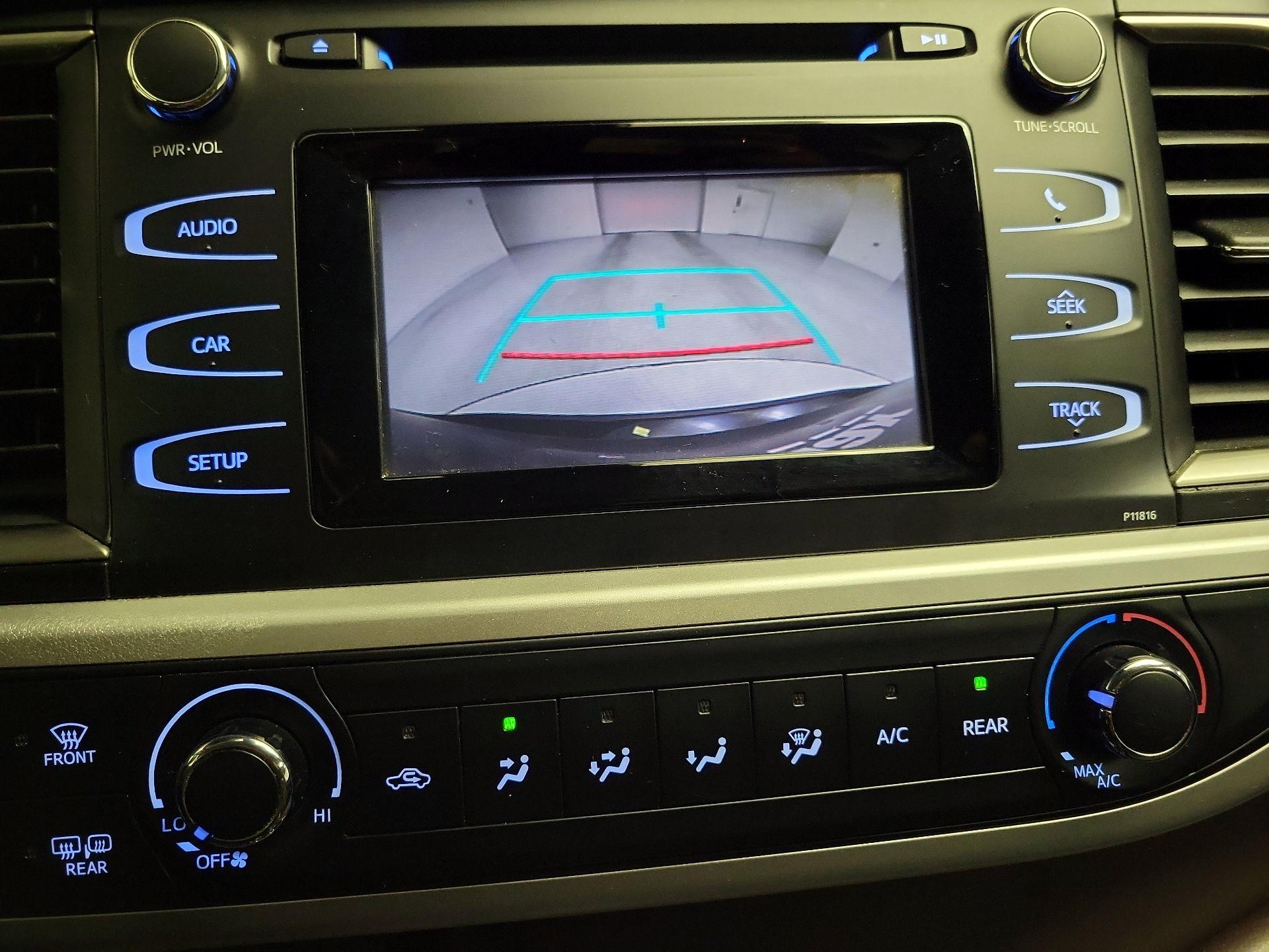 Thumbnail: 2019 Toyota Highlander - 14