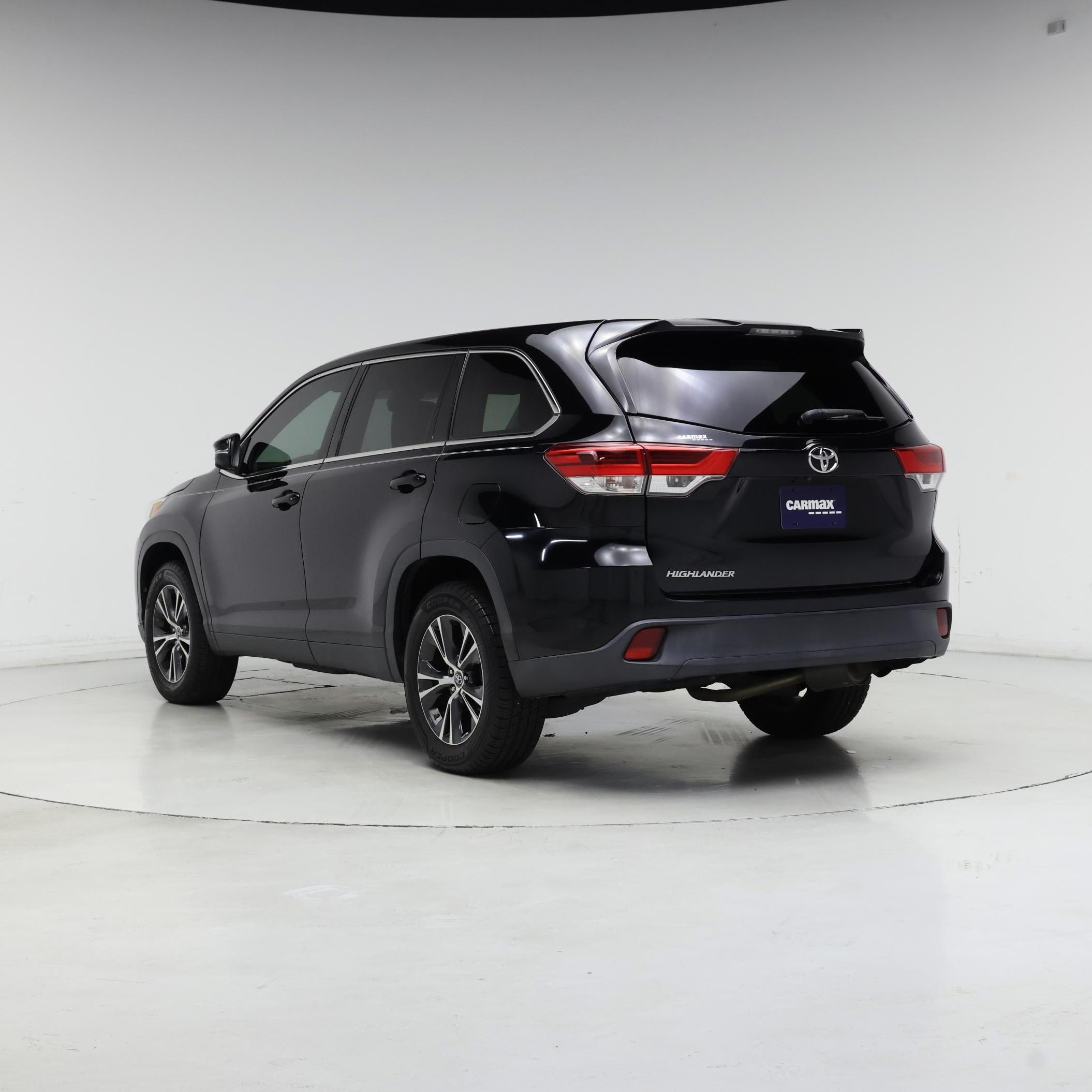 Thumbnail: 2019 Toyota Highlander - 2