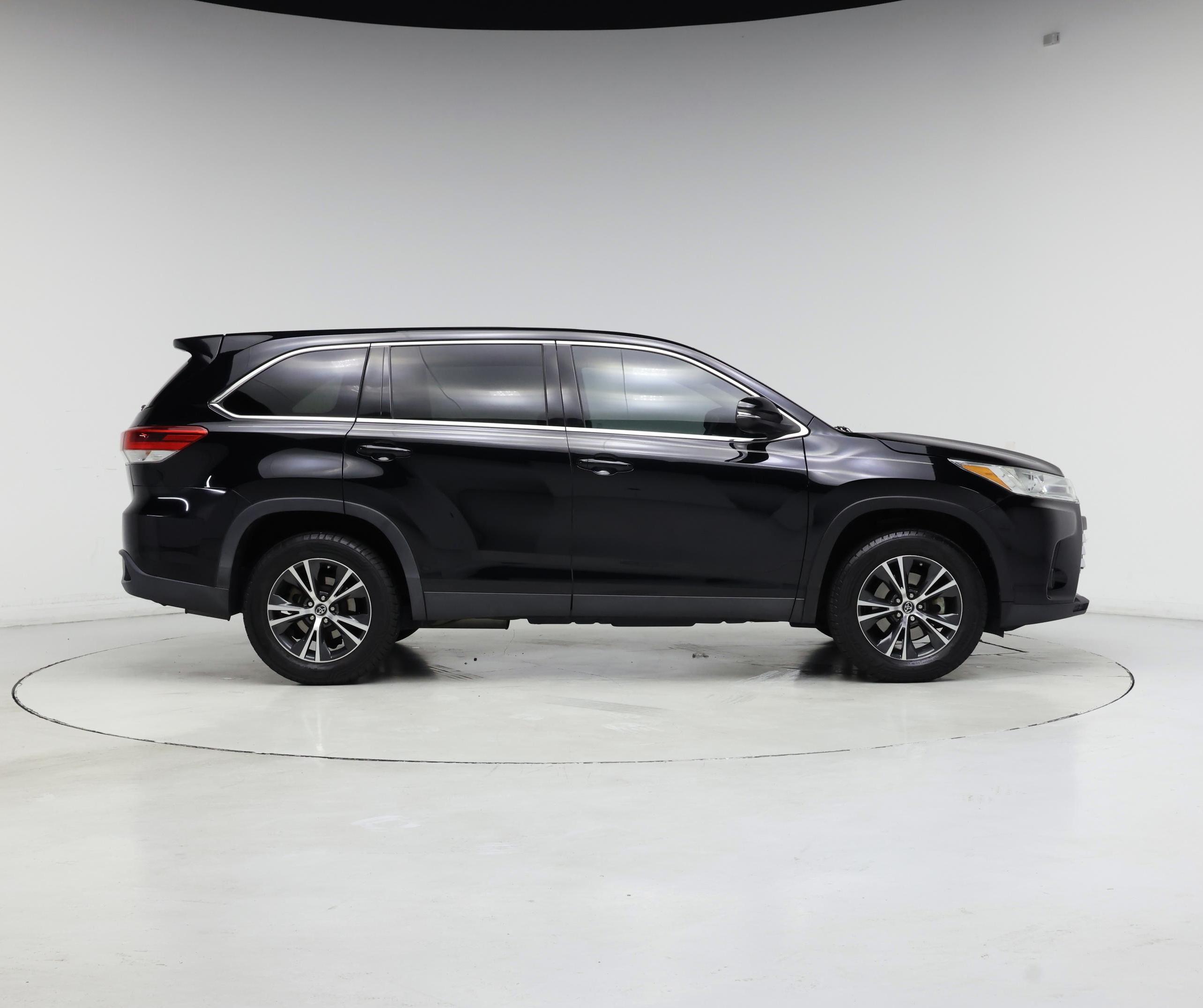 Thumbnail: 2019 Toyota Highlander - 7