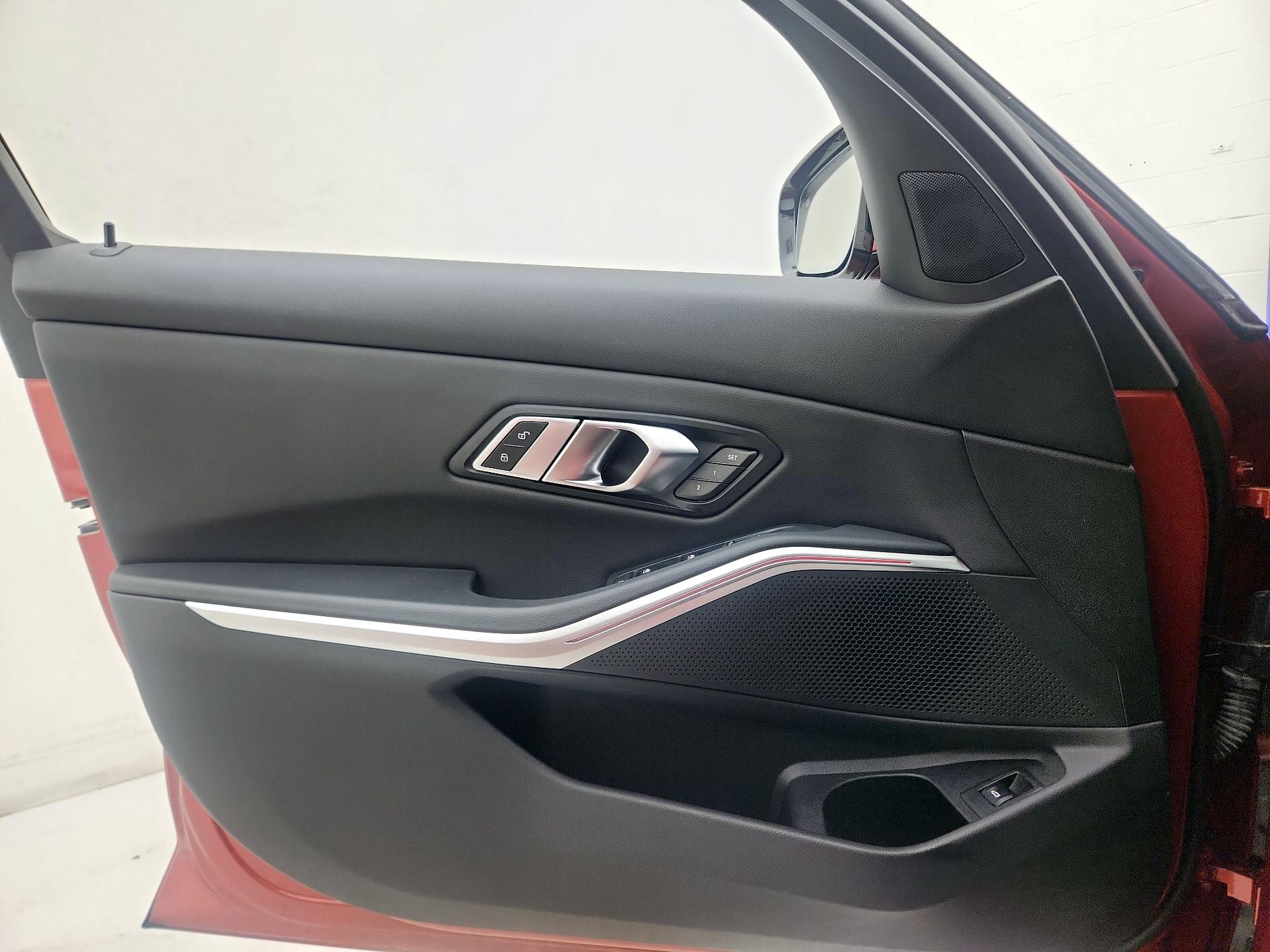 Thumbnail: 2022 BMW 3 Series - 12