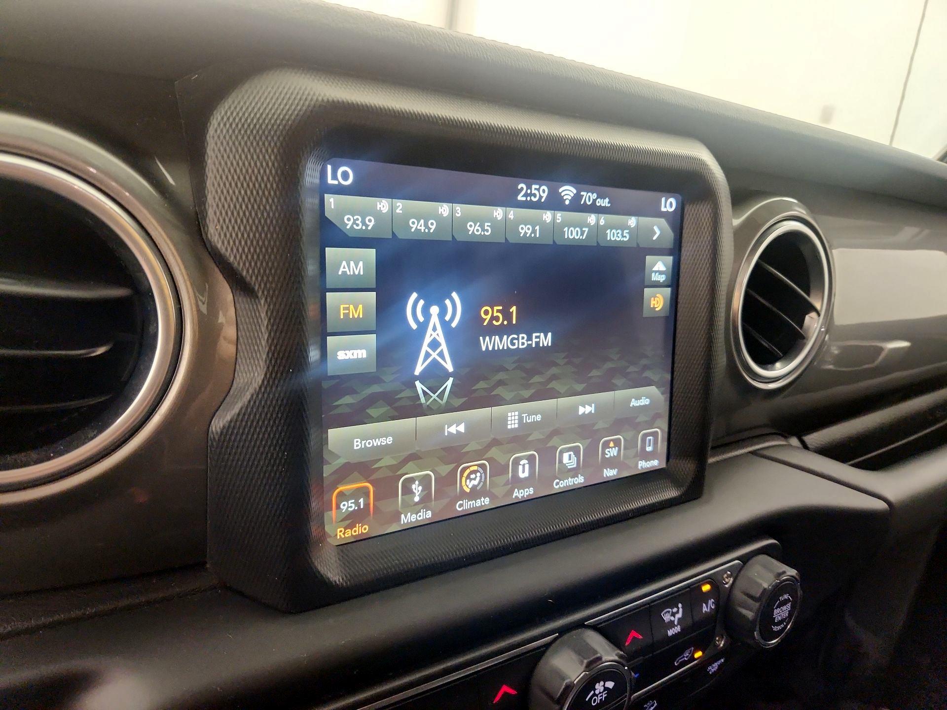 Thumbnail: 2019 Jeep Wrangler - 16