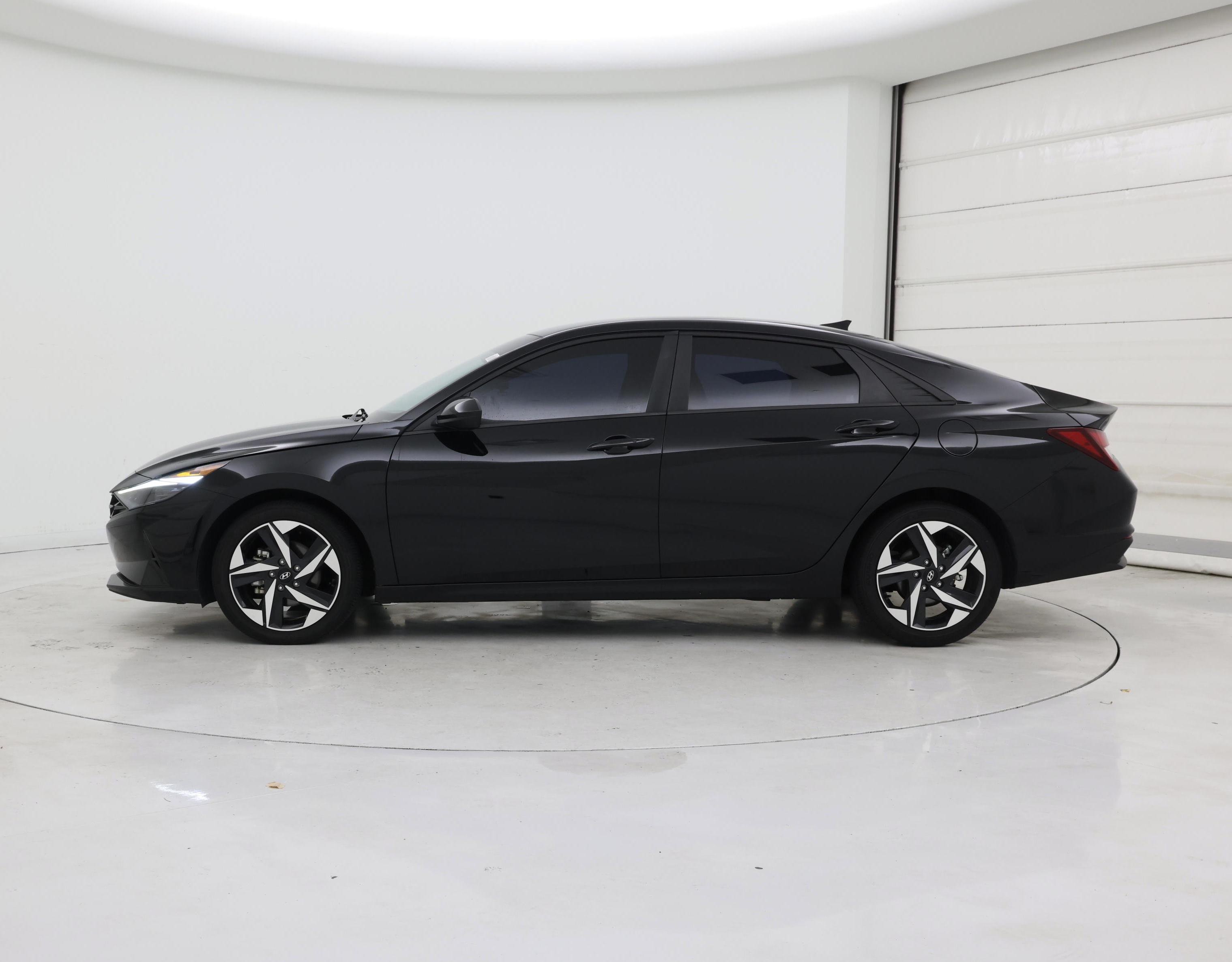Thumbnail: 2023 Hyundai Elantra - 3