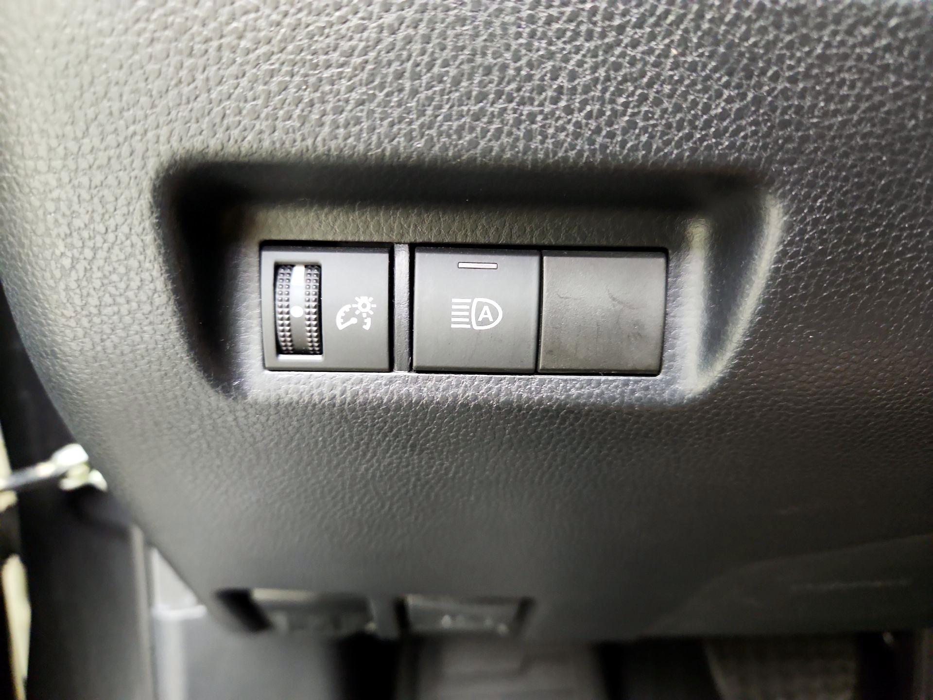 Thumbnail: 2020 Toyota RAV4 - 13