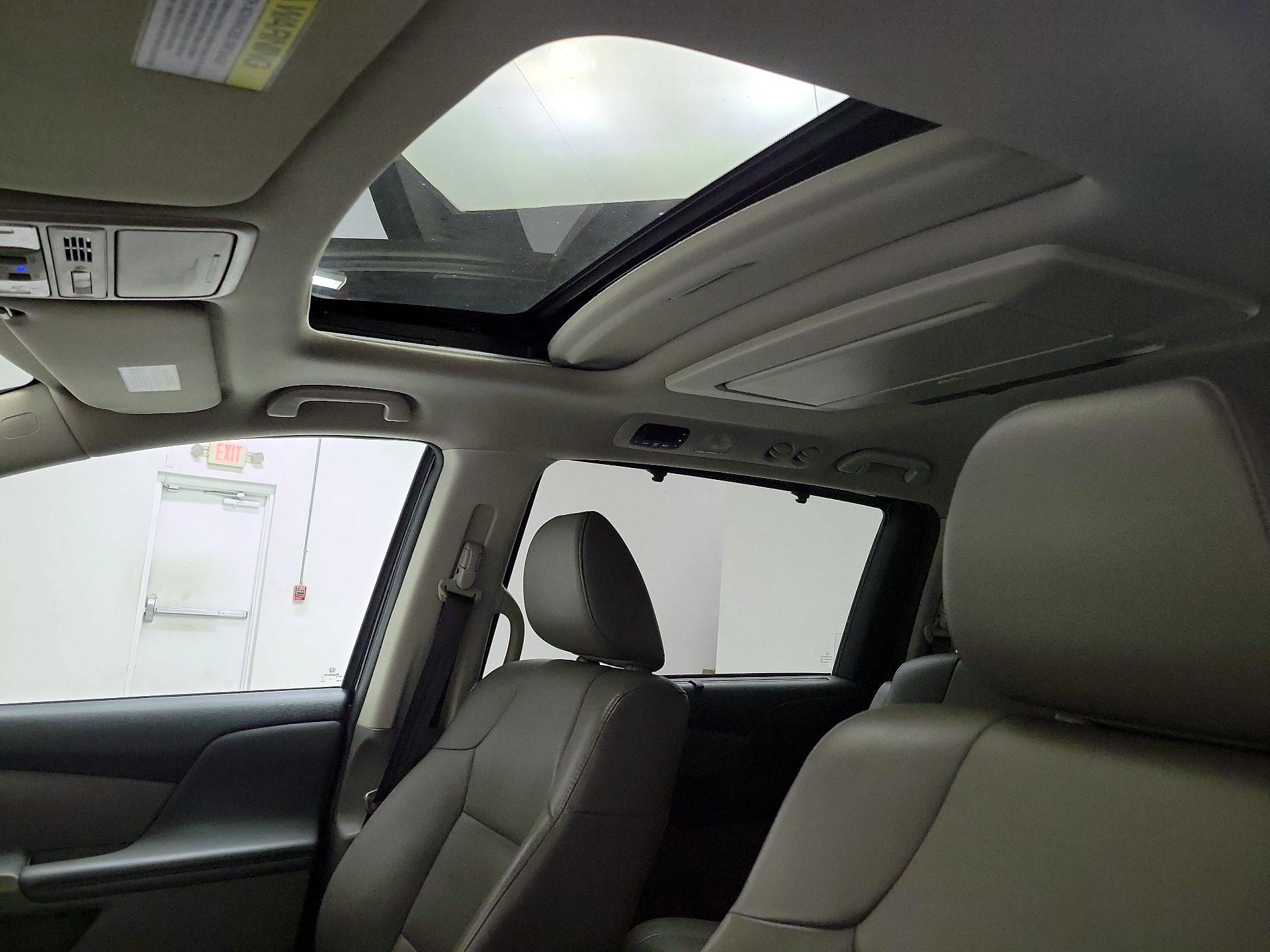 Thumbnail: 2016 Honda Odyssey - 20