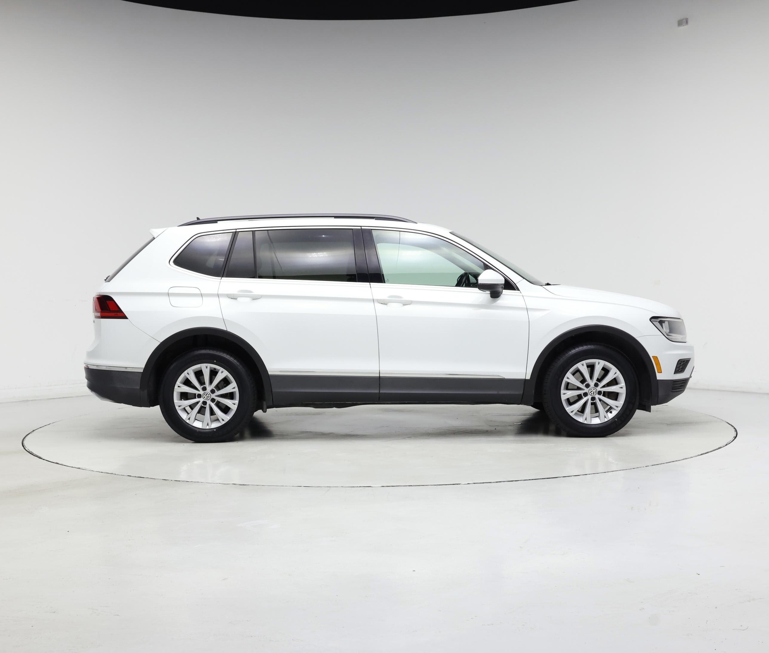 Thumbnail: 2018 Volkswagen Tiguan - 7