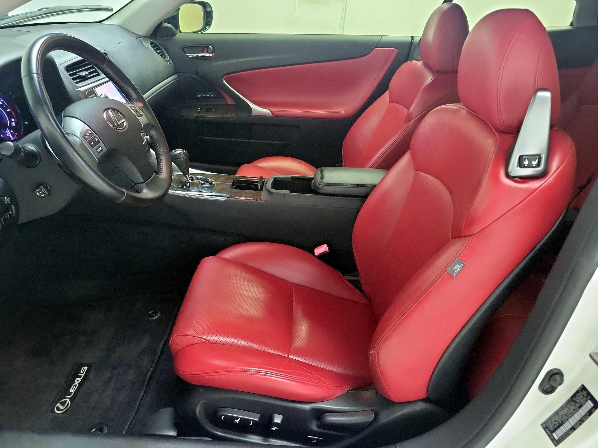 Thumbnail: 2015 Lexus IS - 11