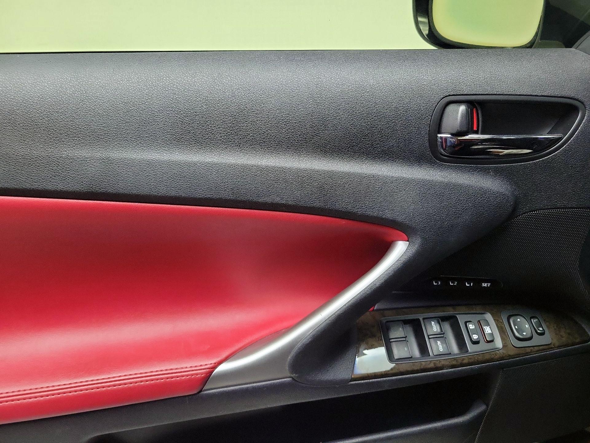 Thumbnail: 2015 Lexus IS - 12