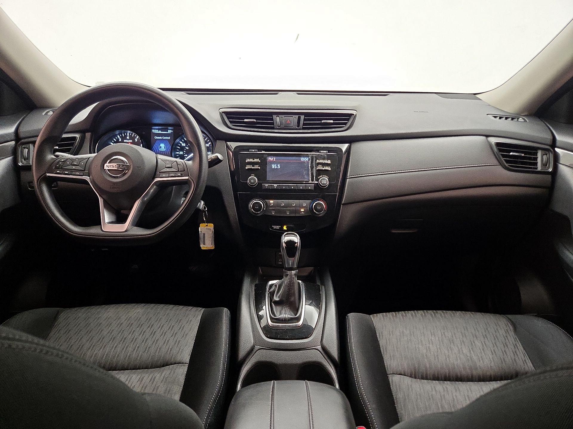 Thumbnail: 2017 Nissan Rogue - 9