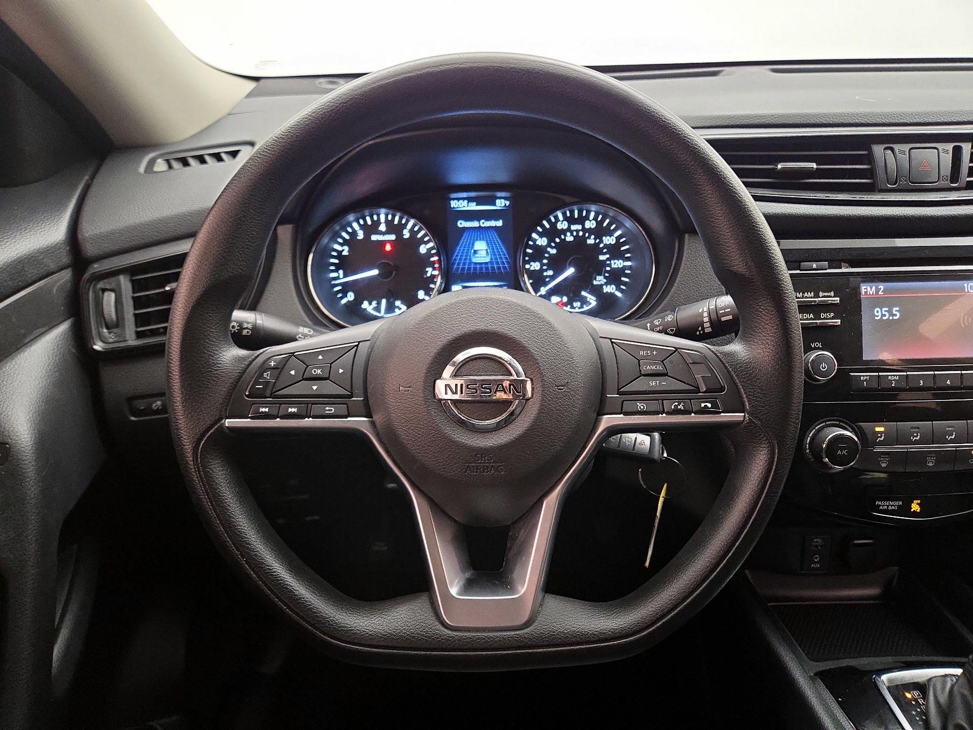 Thumbnail: 2017 Nissan Rogue - 10