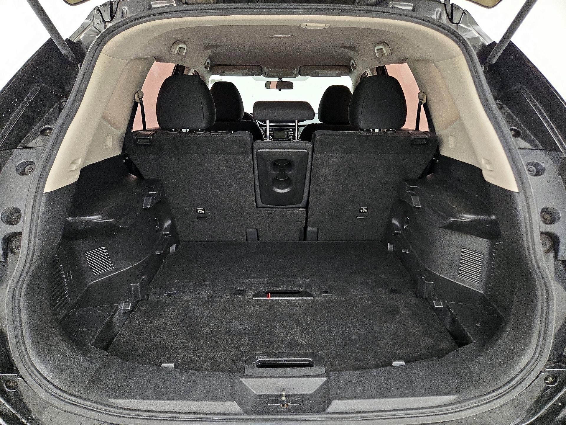 Thumbnail: 2017 Nissan Rogue - 20