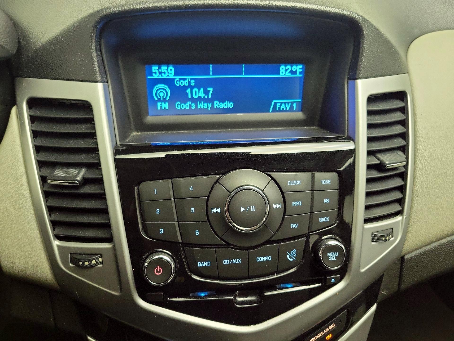 Thumbnail: 2015 Chevrolet Cruze - 14