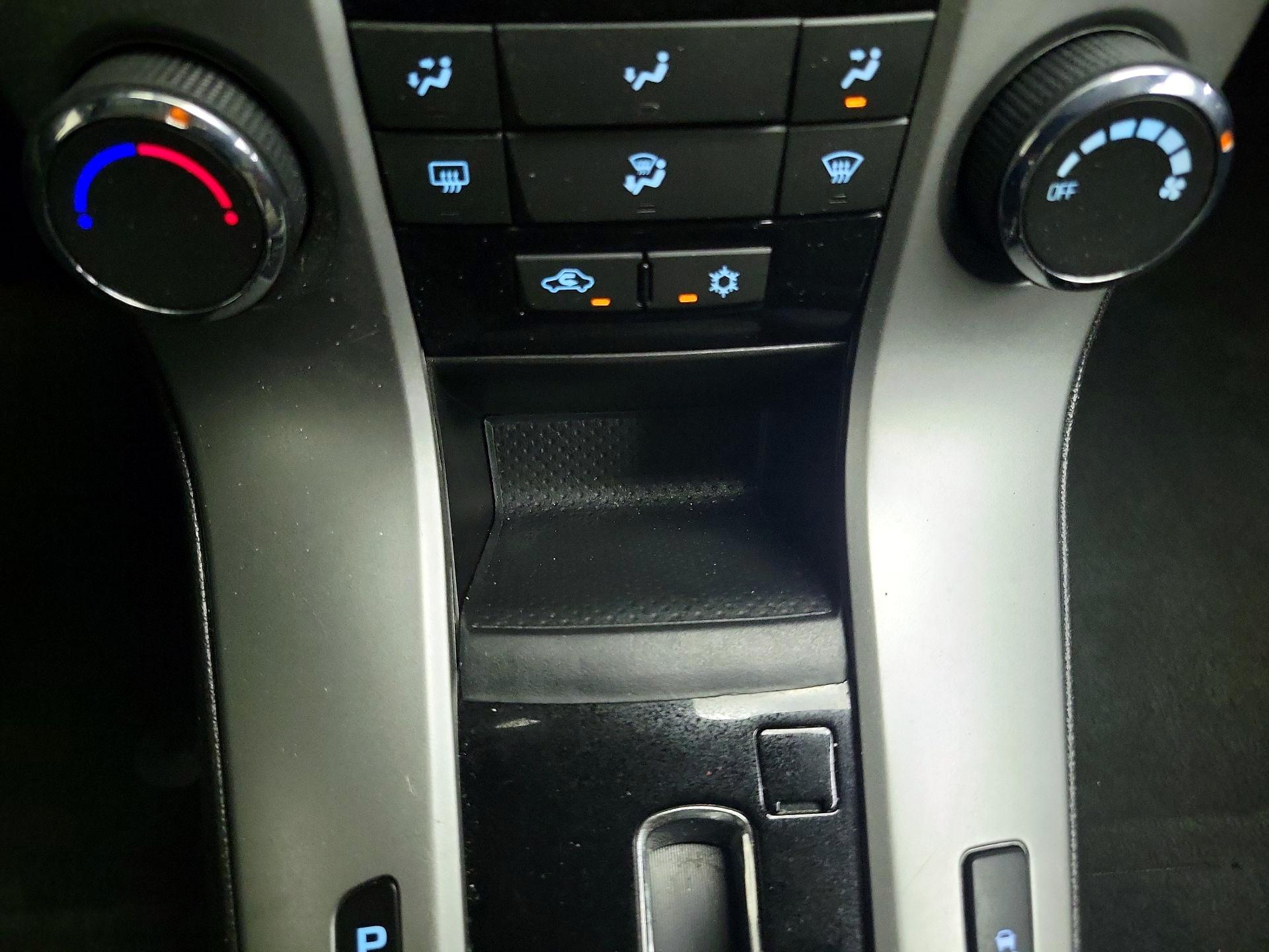 Thumbnail: 2015 Chevrolet Cruze - 15