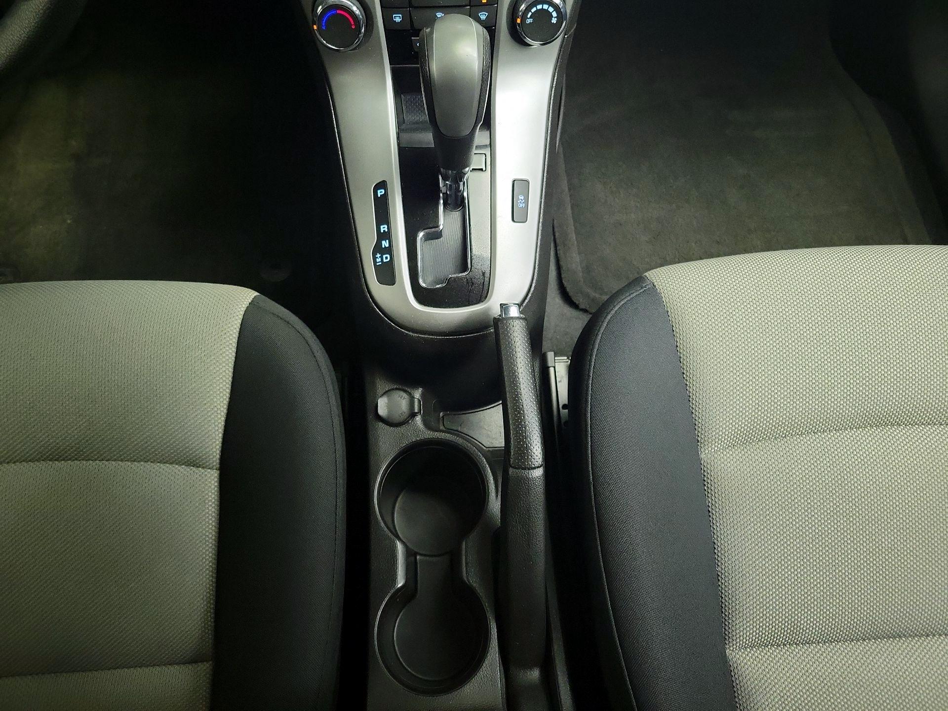 Thumbnail: 2015 Chevrolet Cruze - 16