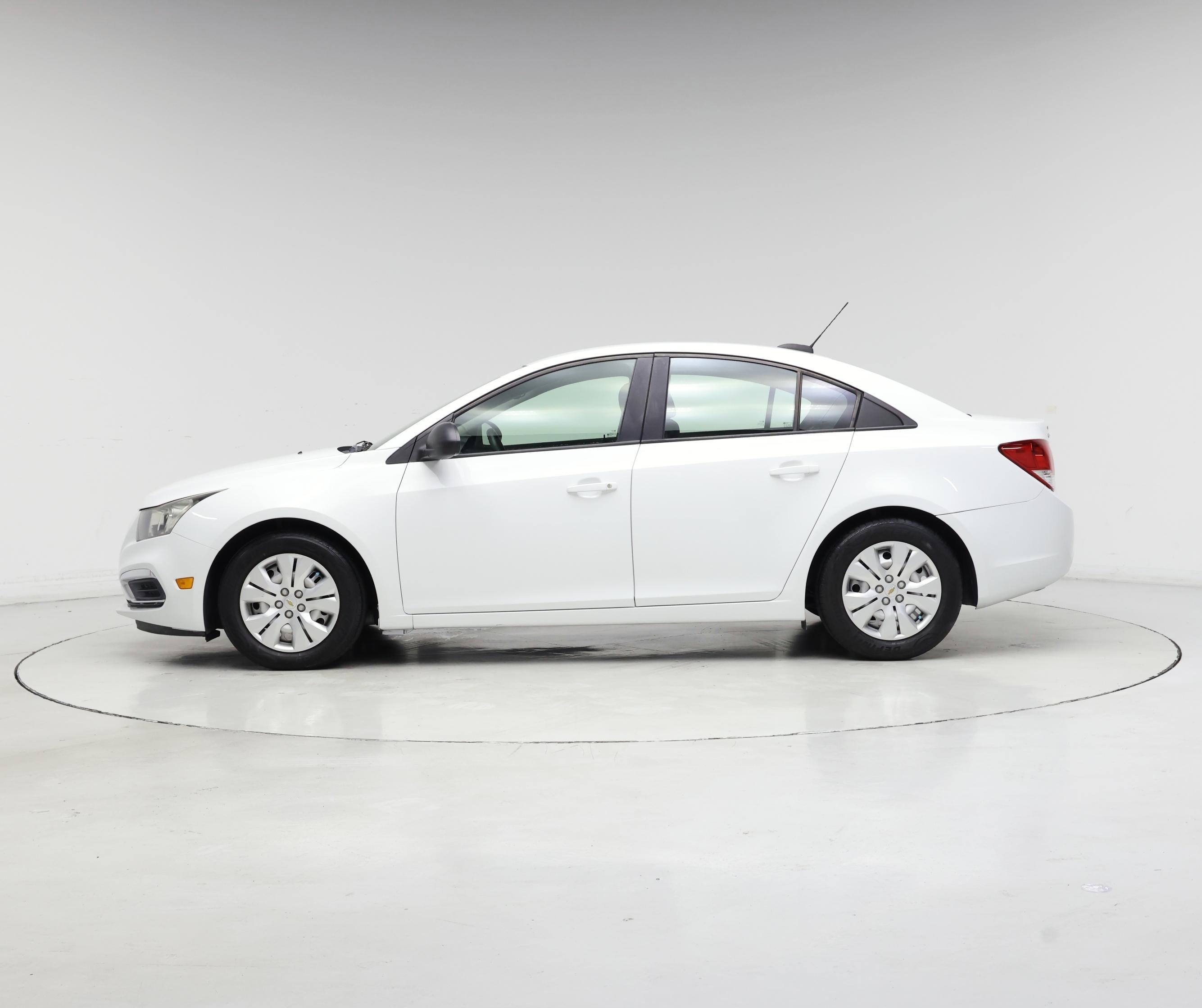 Thumbnail: 2015 Chevrolet Cruze - 3
