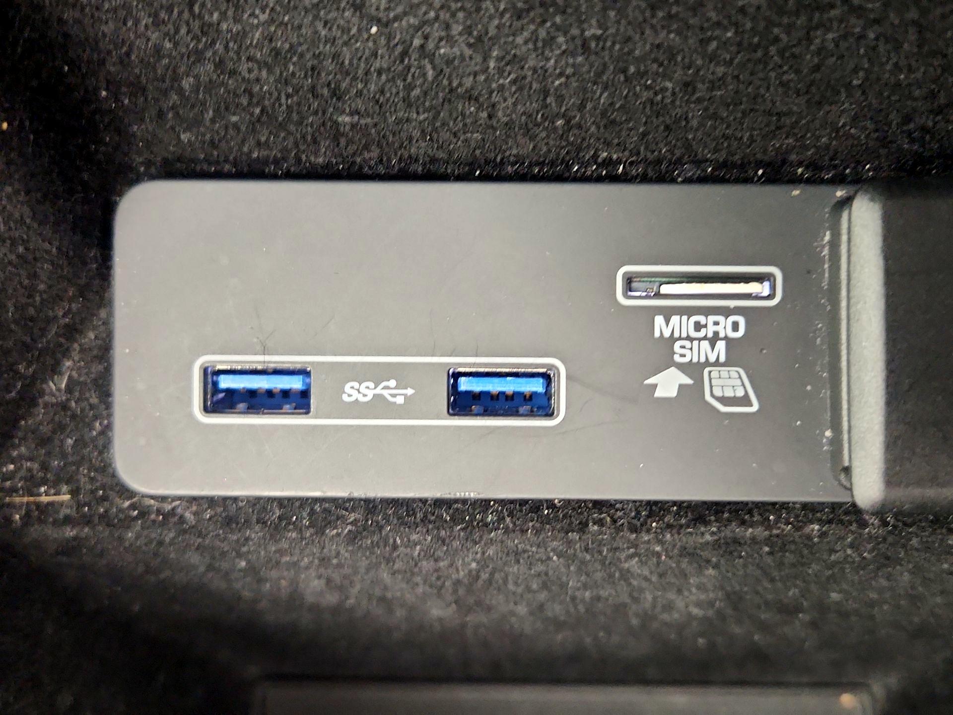 Thumbnail: 2020 Land Rover Discovery Sport - 19