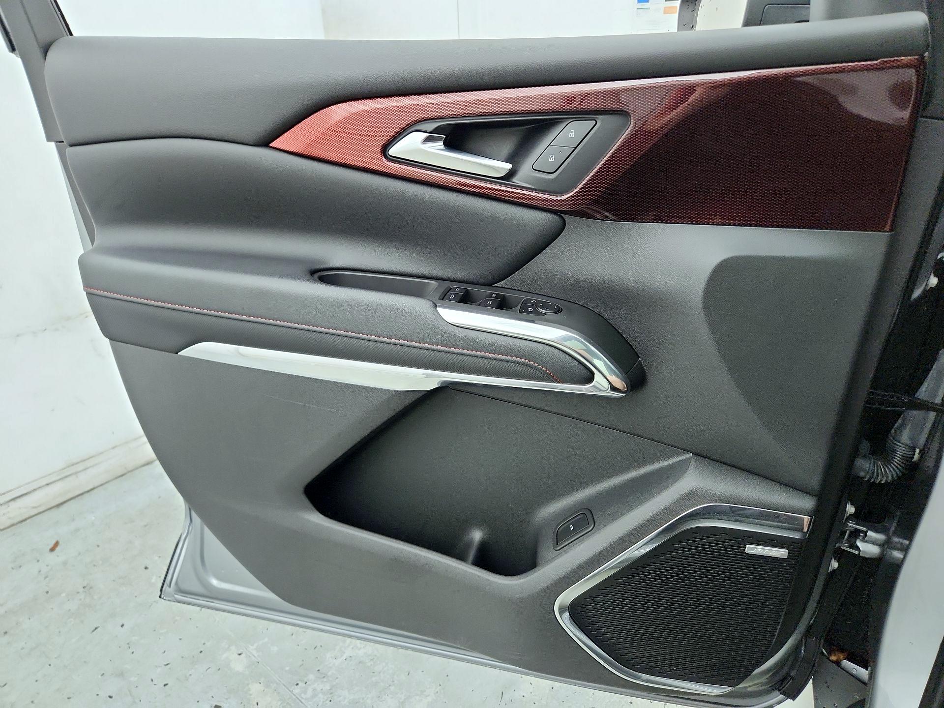 Thumbnail: 2025 Chevrolet Traverse - 12