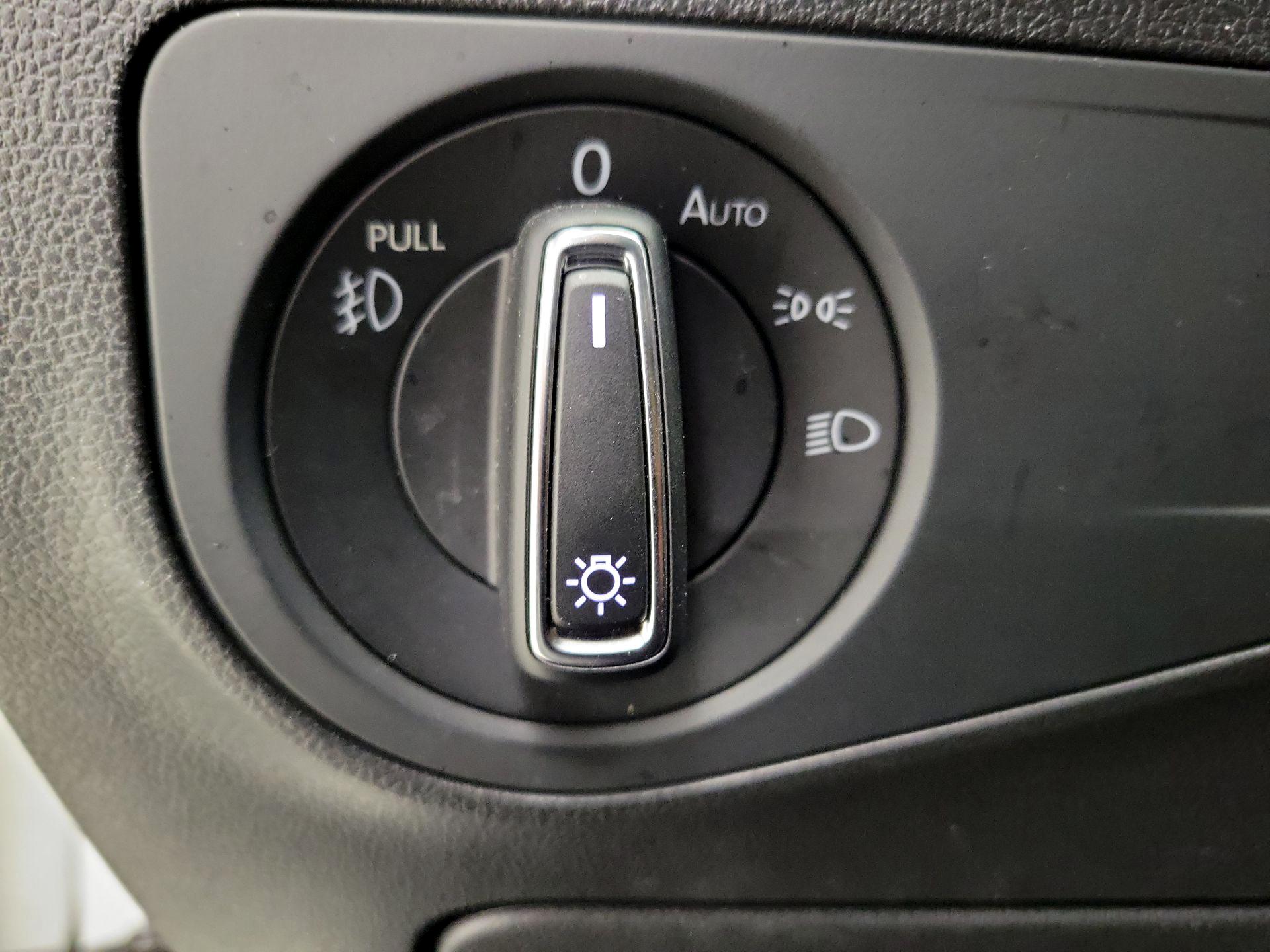 Thumbnail: 2019 Volkswagen Tiguan - 13