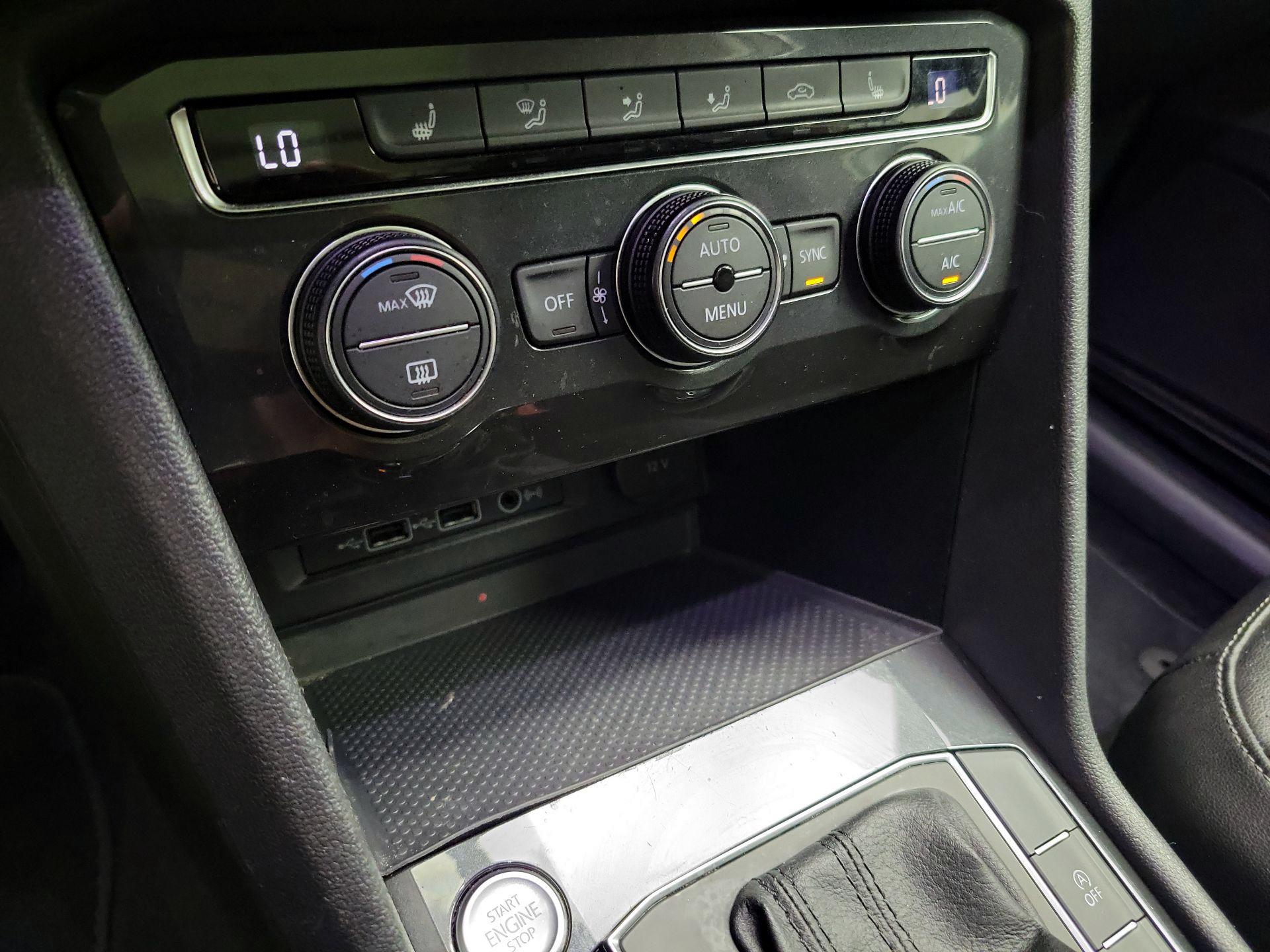 Thumbnail: 2019 Volkswagen Tiguan - 16