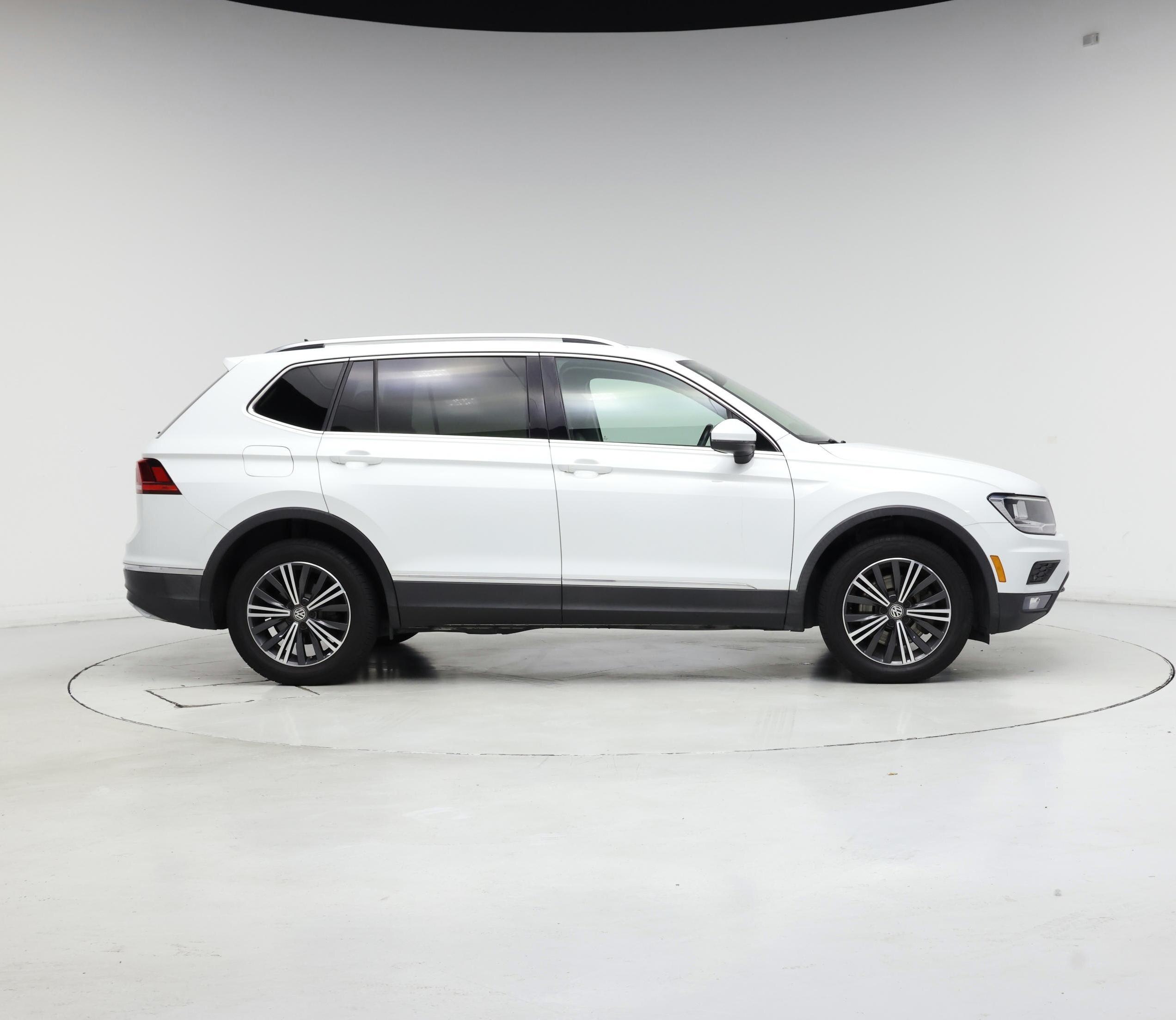 Thumbnail: 2019 Volkswagen Tiguan - 7