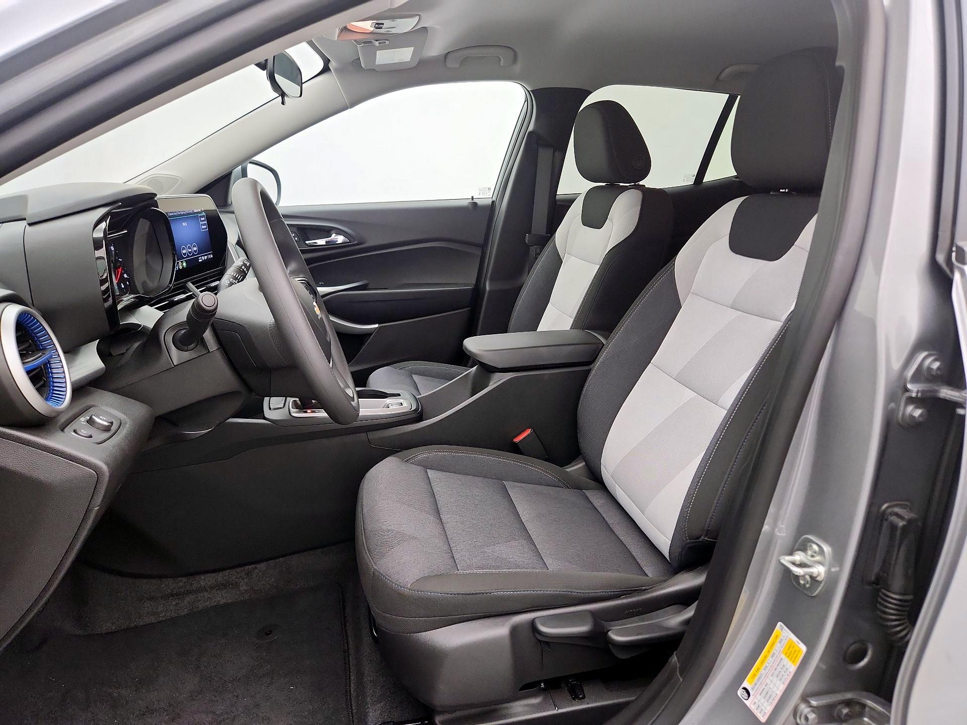 Thumbnail: 2025 Chevrolet Trax - 11