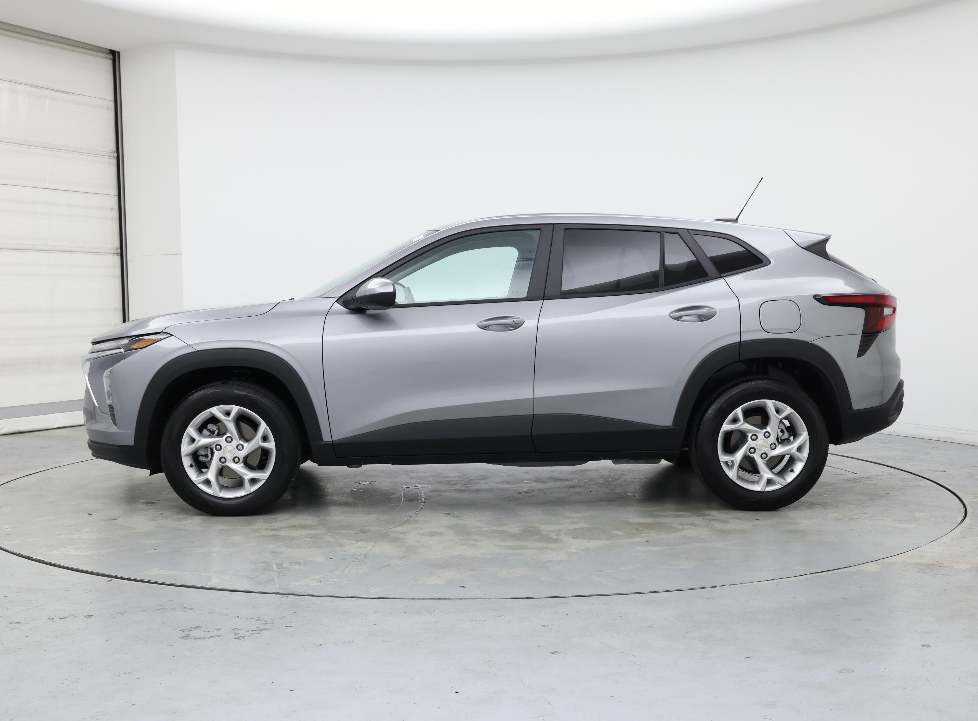 Thumbnail: 2025 Chevrolet Trax - 3