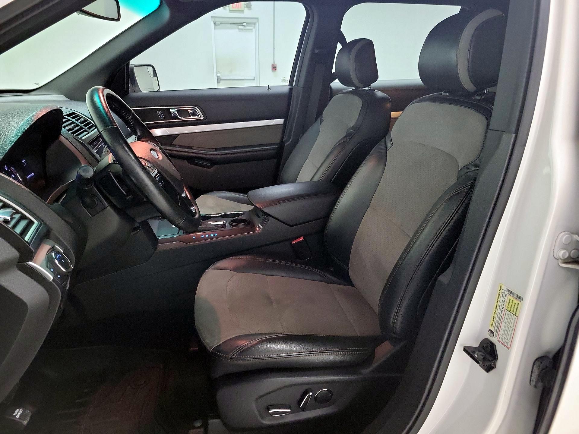 Thumbnail: 2017 Ford Explorer - 11