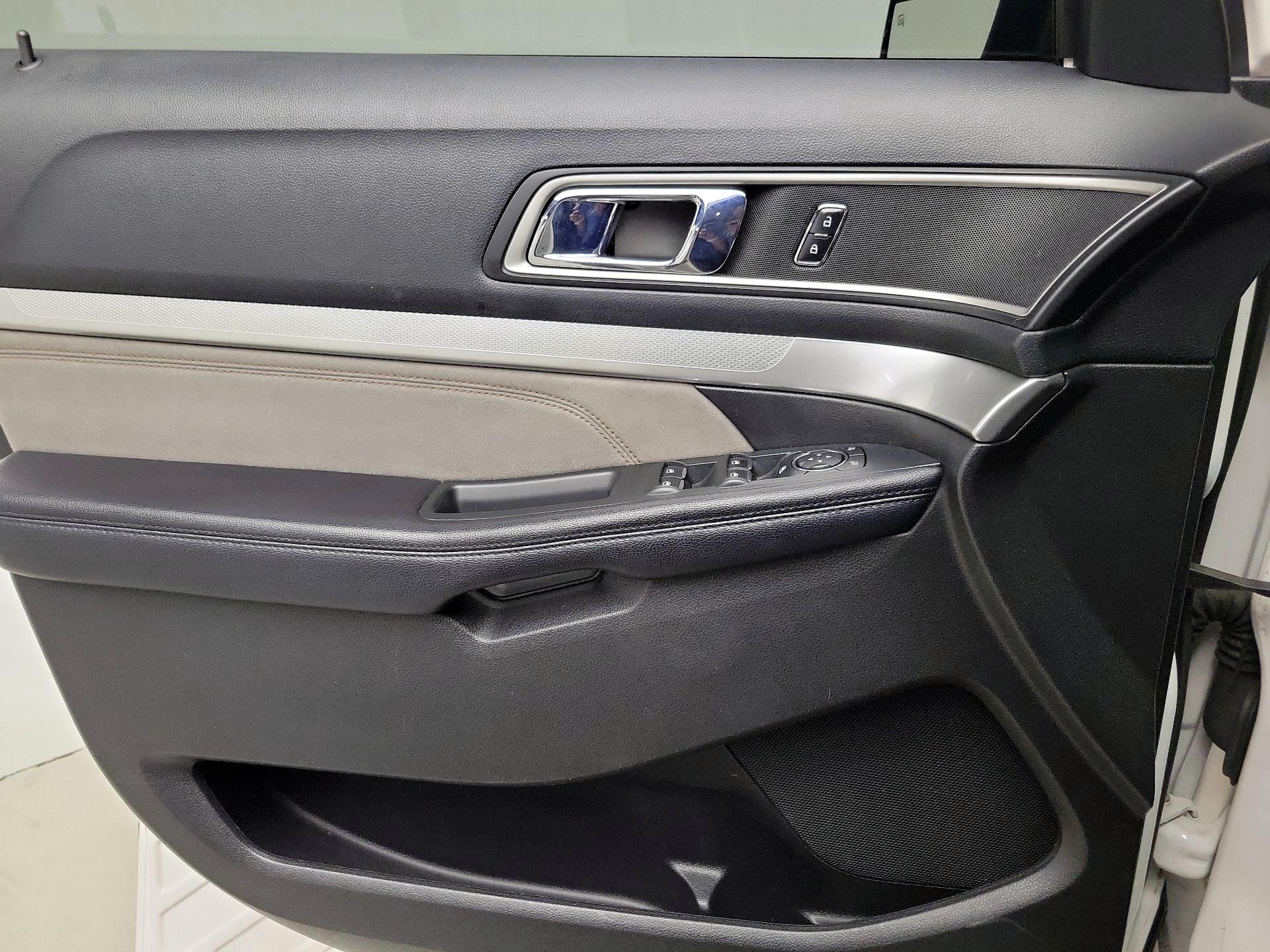 Thumbnail: 2017 Ford Explorer - 12
