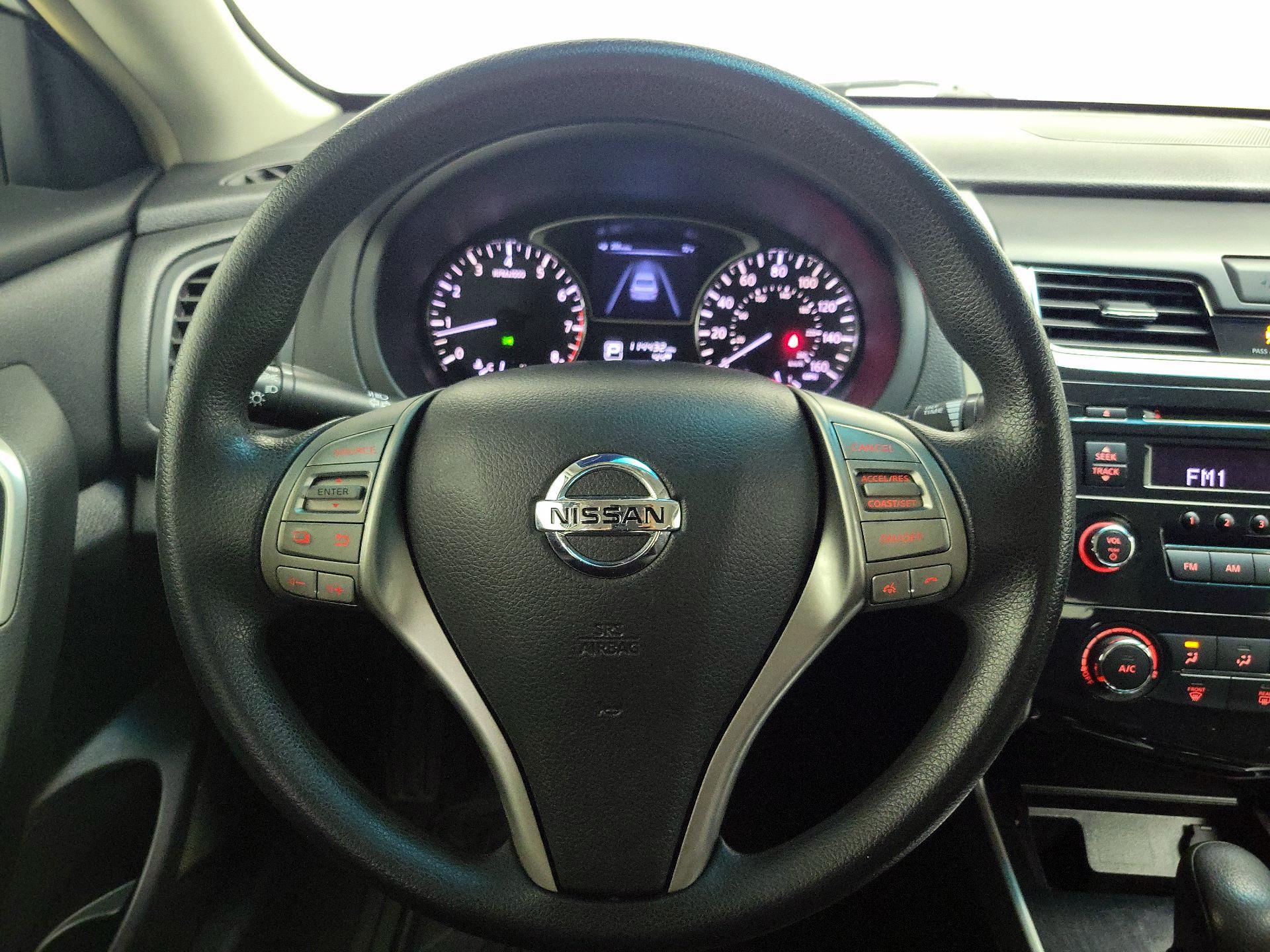 Thumbnail: 2013 Nissan Altima - 10