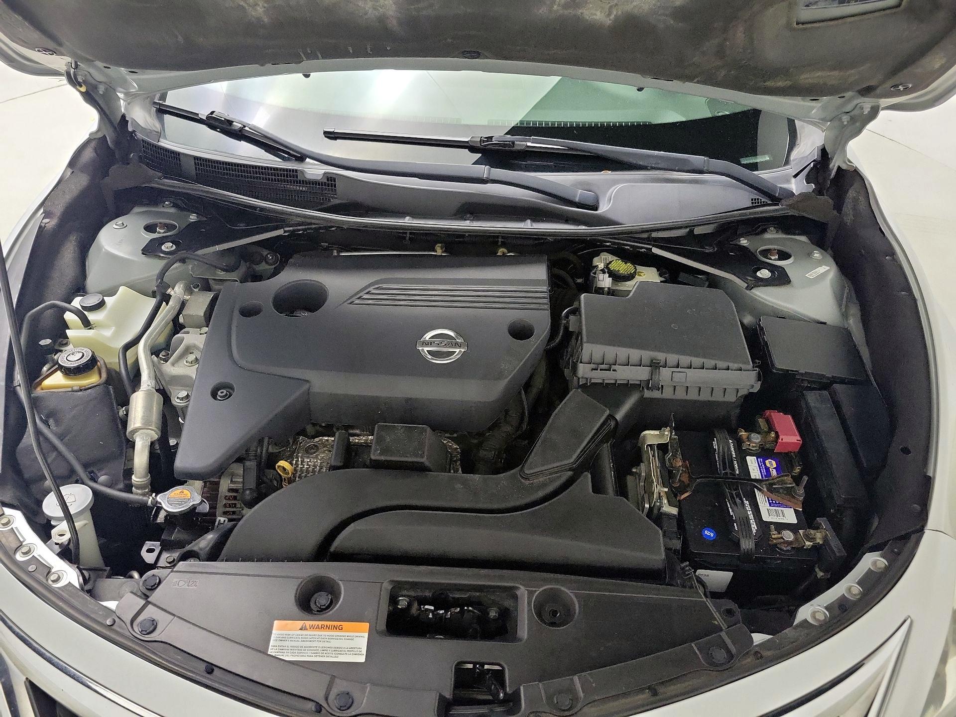 Thumbnail: 2013 Nissan Altima - 19