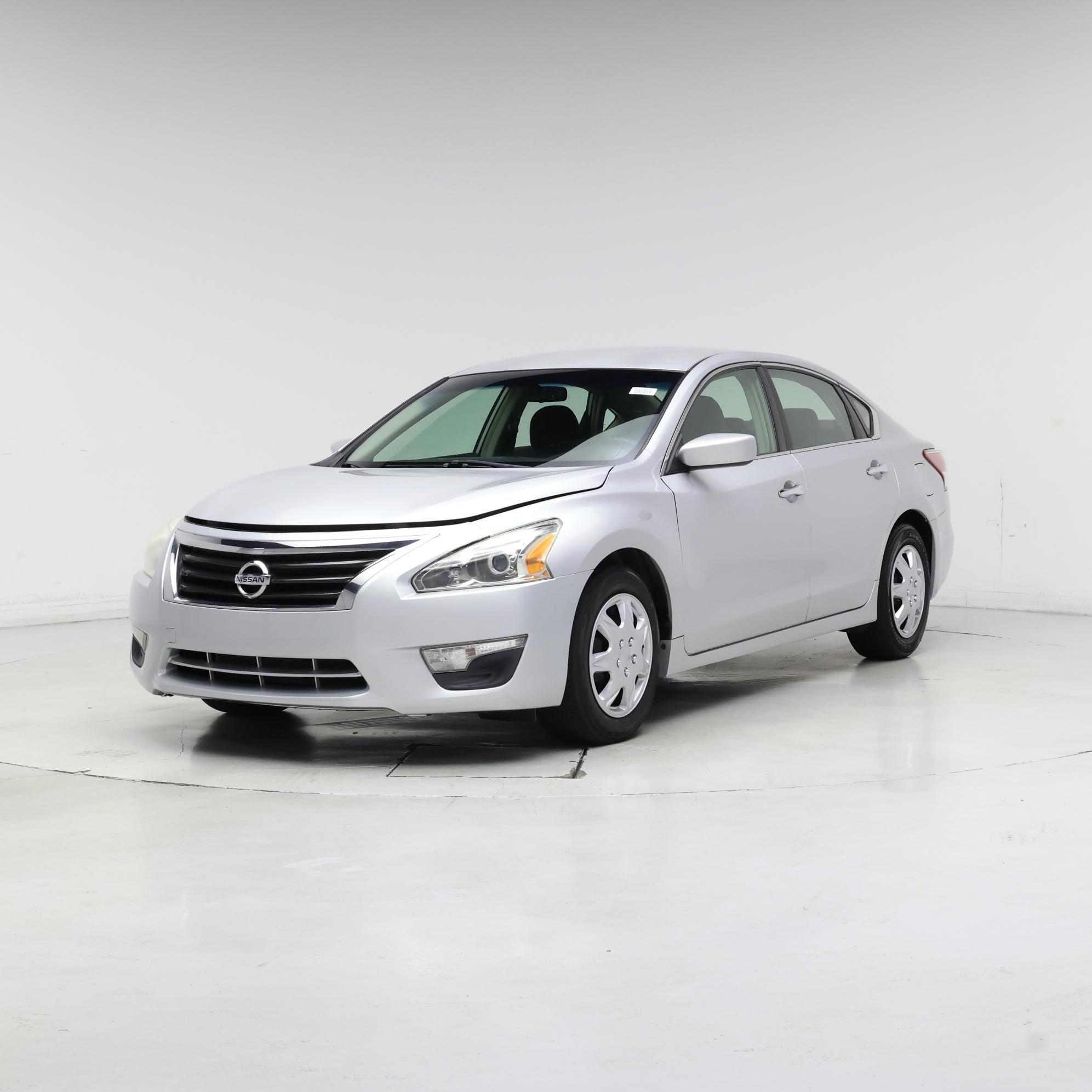 Thumbnail: 2013 Nissan Altima - 4