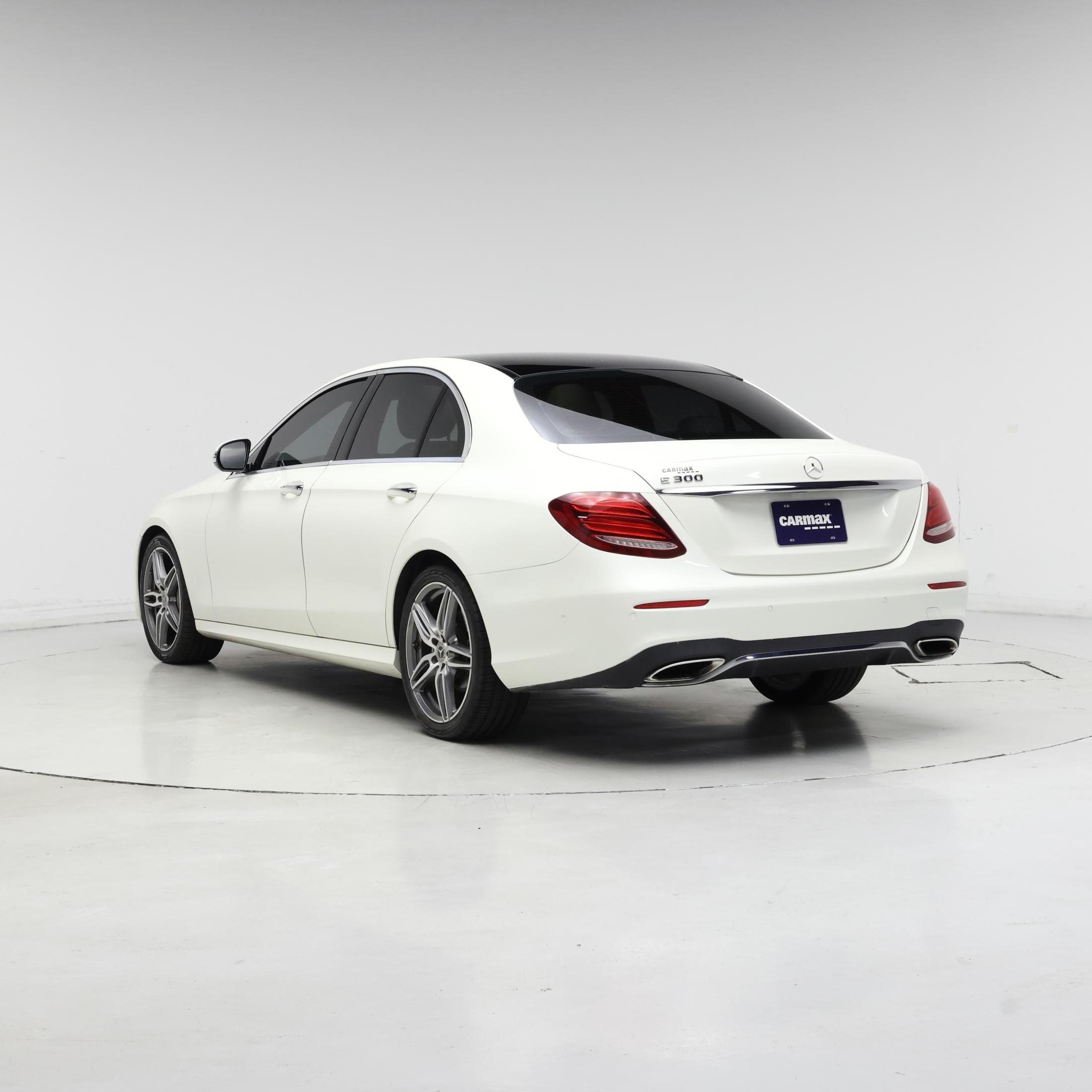 Thumbnail: 2018 Mercedes-Benz E-Class - 2