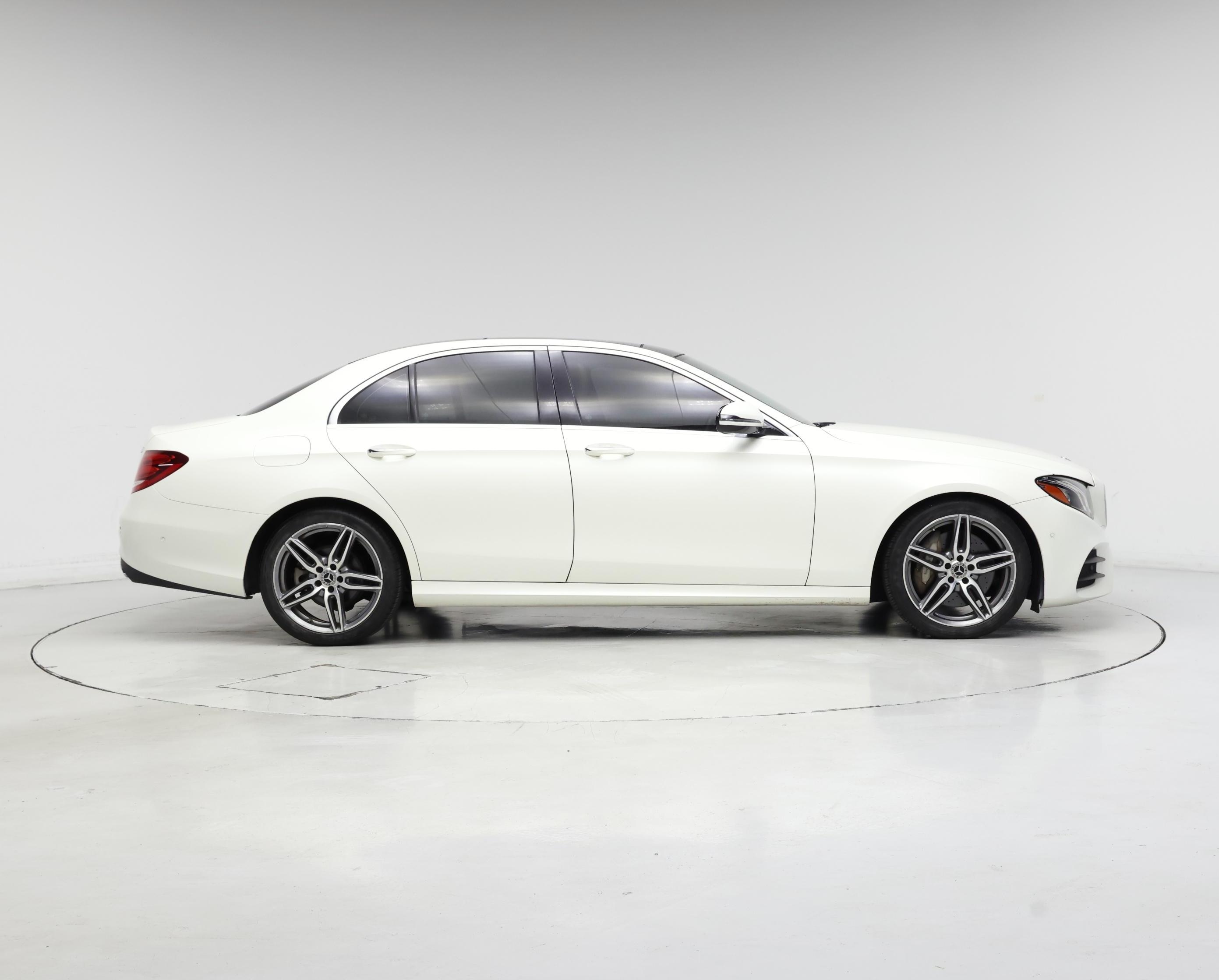Thumbnail: 2018 Mercedes-Benz E-Class - 7